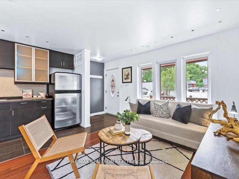 Photo 4 of 1275 Woodbine Avenue, Toronto, Woodbine-Lumsden — HOMEH