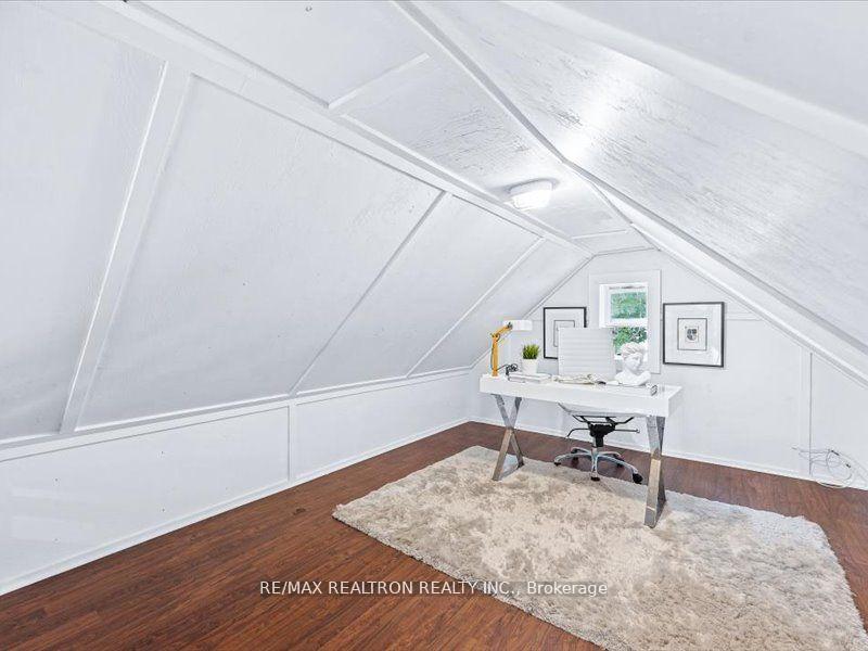 Photo 13 of 1275 Woodbine Avenue, Toronto, Woodbine-Lumsden — HOMEH