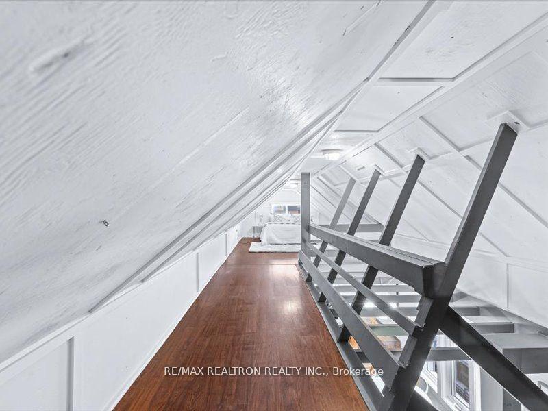 Photo 15 of 1275 Woodbine Avenue, Toronto, Woodbine-Lumsden — HOMEH