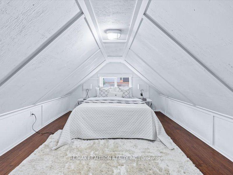 Photo 16 of 1275 Woodbine Avenue, Toronto, Woodbine-Lumsden — HOMEH