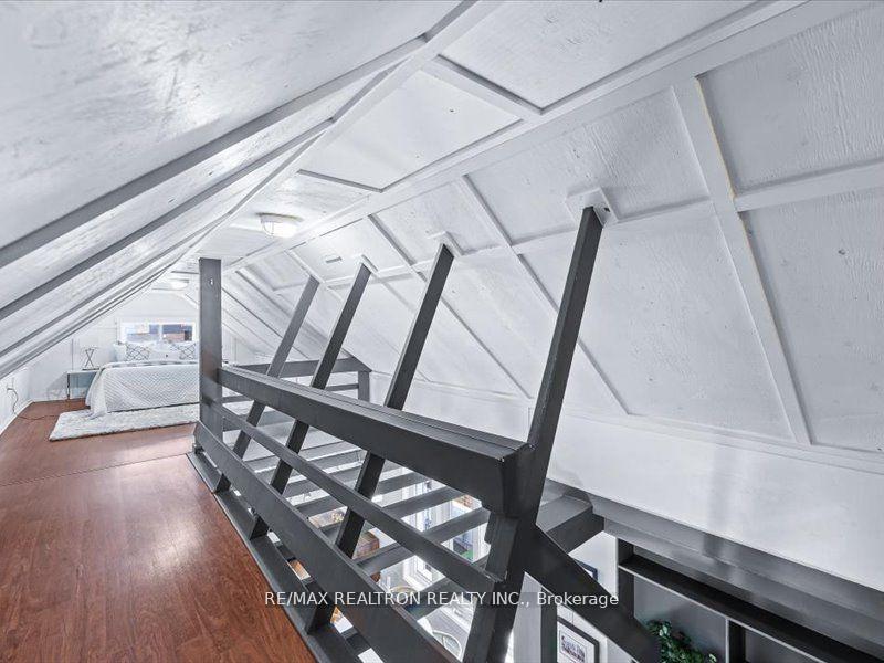 Photo 17 of 1275 Woodbine Avenue, Toronto, Woodbine-Lumsden — HOMEH
