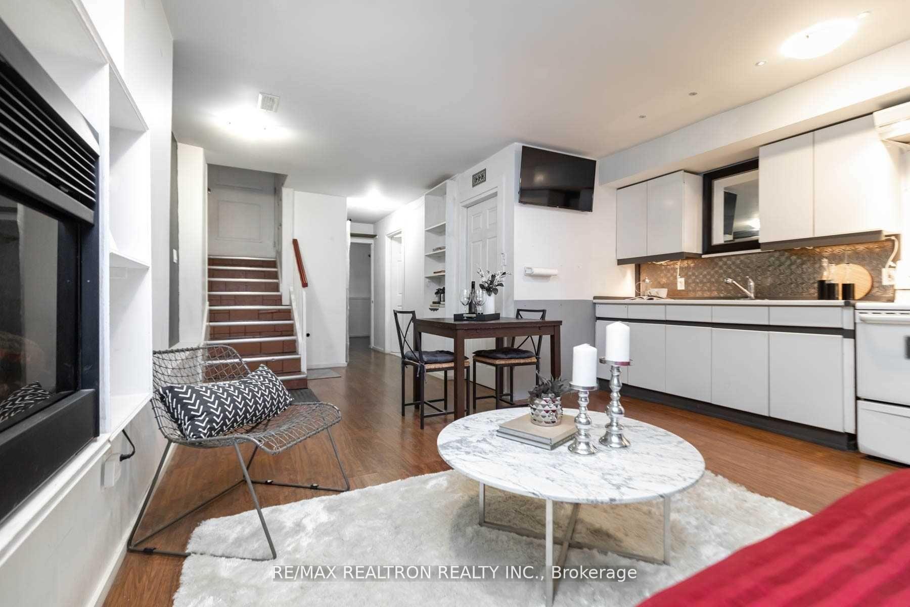 Photo 21 of 1275 Woodbine Avenue, Toronto, Woodbine-Lumsden — HOMEH