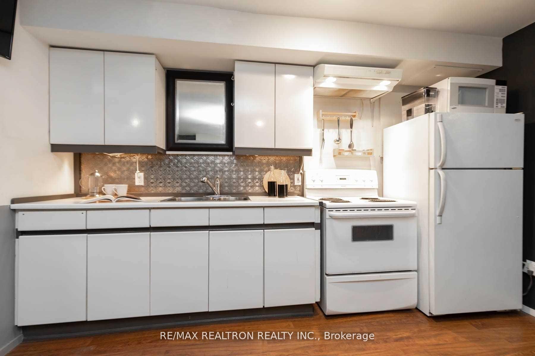 Photo 23 of 1275 Woodbine Avenue, Toronto, Woodbine-Lumsden — HOMEH
