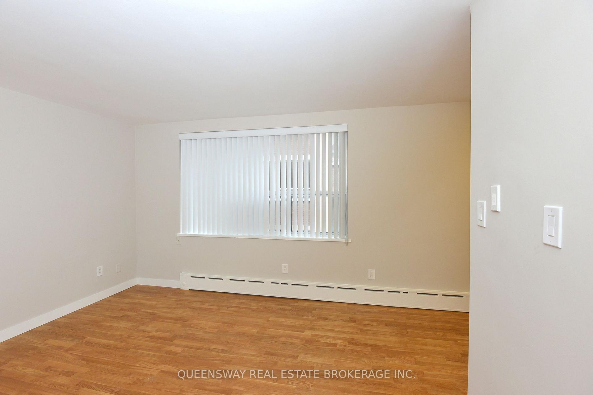 Photo 8 of Unit 402, 263 Russell Hill Road, Toronto, Casa Loma — HOMEH