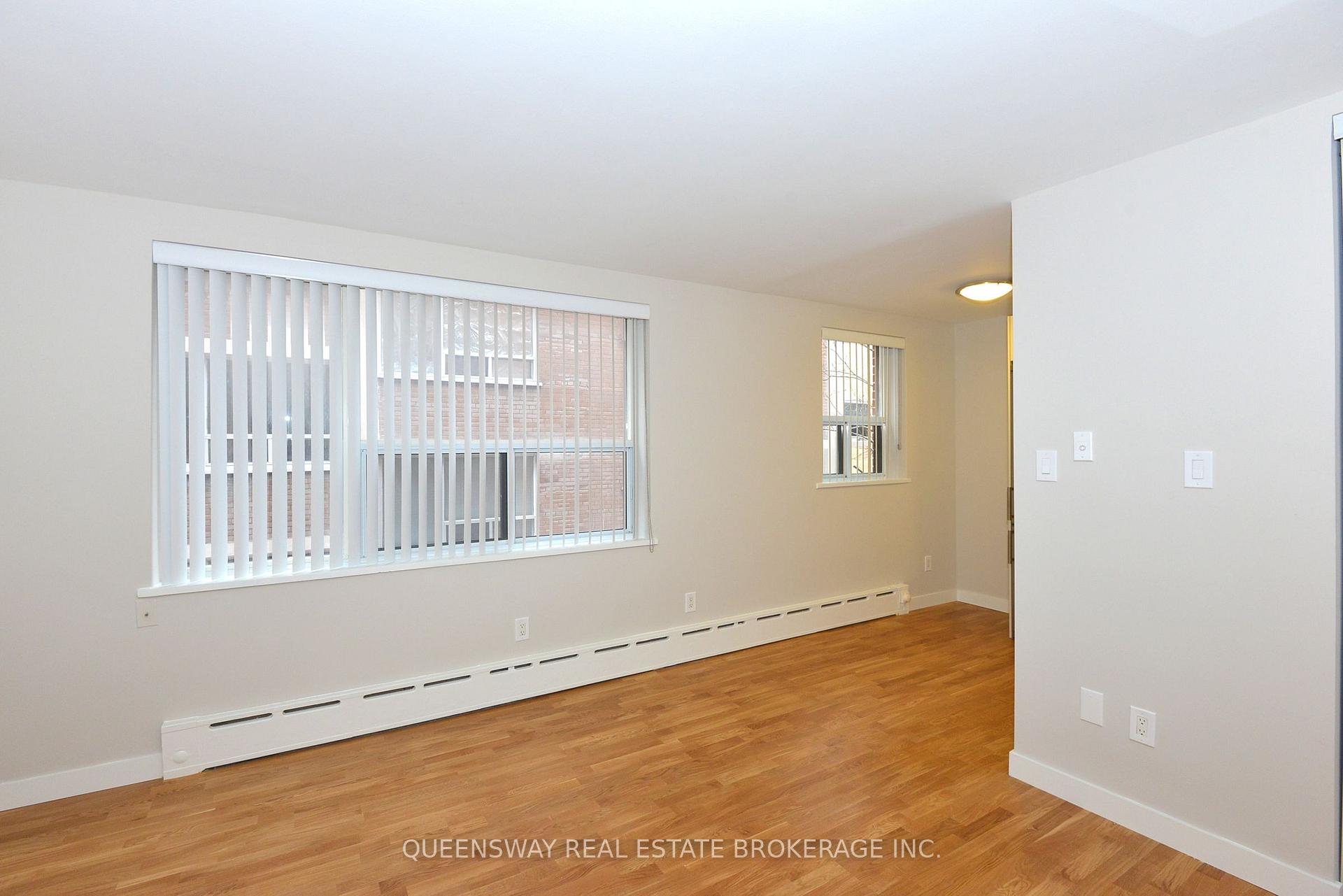Photo 3 of Unit 402, 263 Russell Hill Road, Toronto, Casa Loma — HOMEH