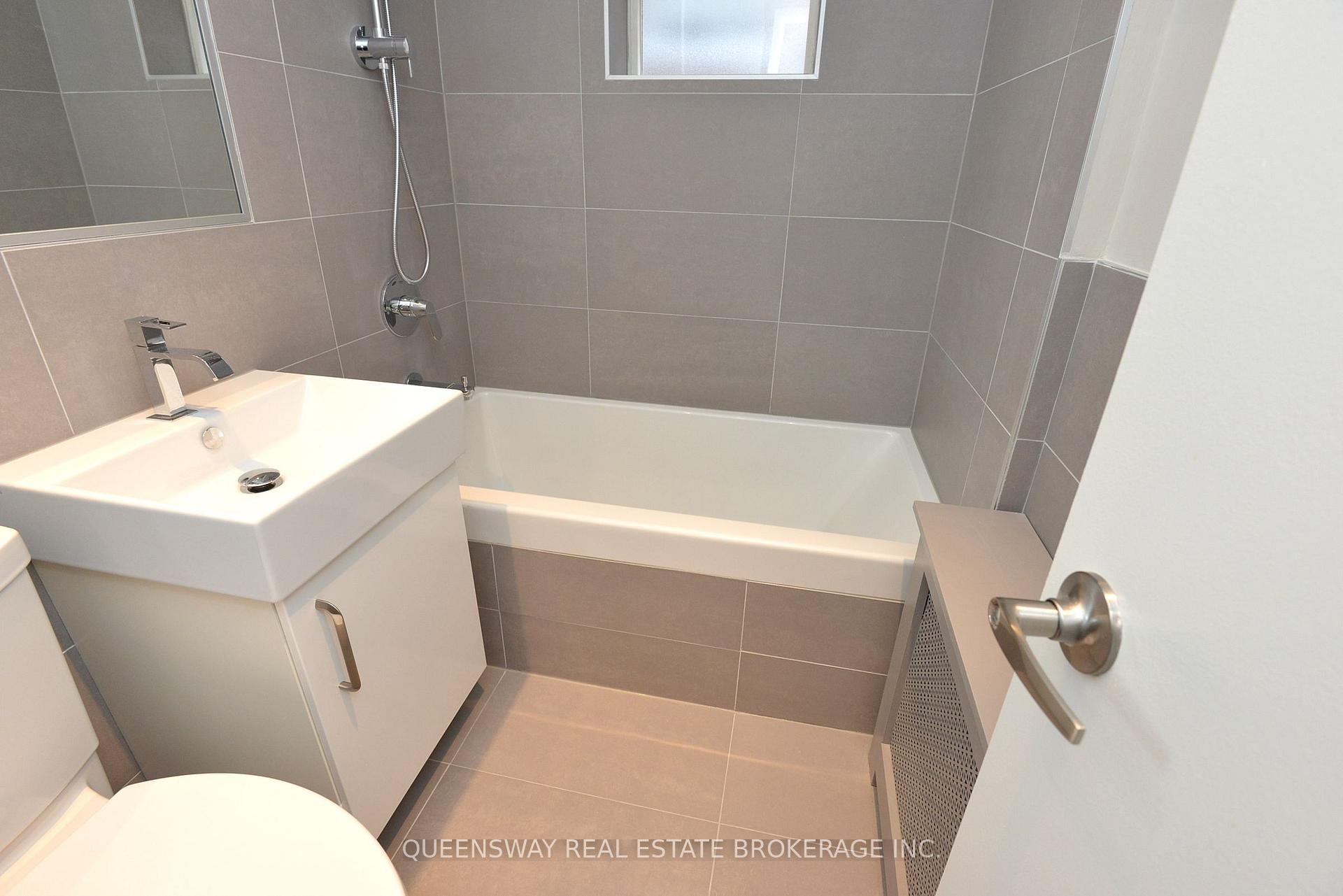 Photo 7 of Unit 402, 263 Russell Hill Road, Toronto, Casa Loma — HOMEH