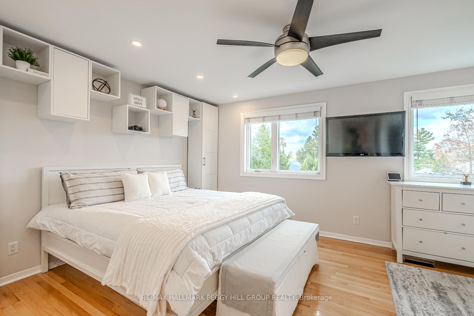 Photo 9 of 18 Epsom Avenue, Toronto, Woodbine-Lumsden — HOMEH