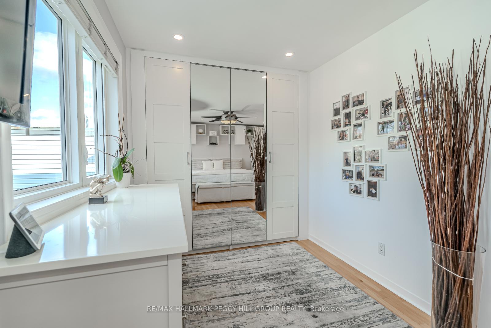 Photo 10 of 18 Epsom Avenue, Toronto, Woodbine-Lumsden — HOMEH