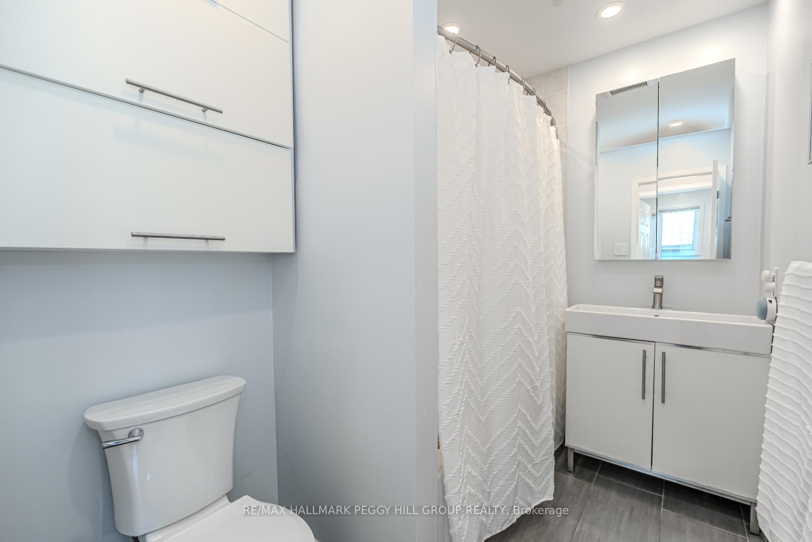 Photo 14 of 18 Epsom Avenue, Toronto, Woodbine-Lumsden — HOMEH
