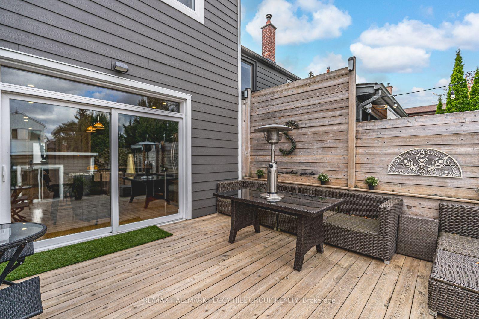 Photo 19 of 18 Epsom Avenue, Toronto, Woodbine-Lumsden — HOMEH