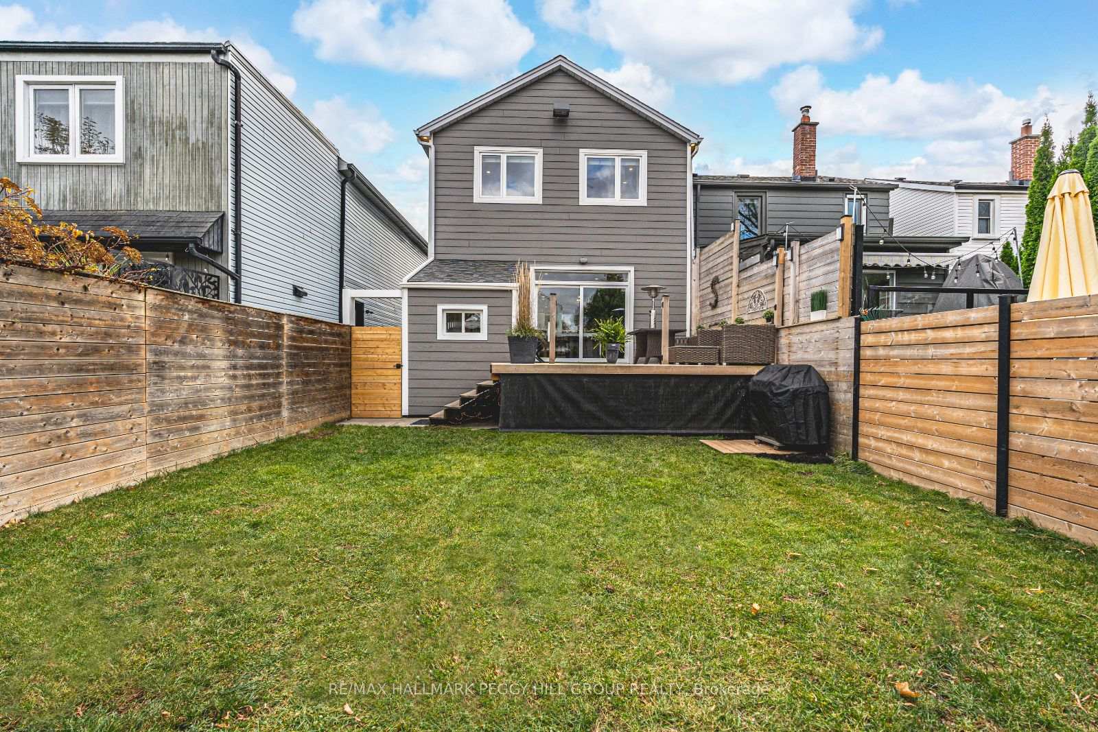 Photo 25 of 18 Epsom Avenue, Toronto, Woodbine-Lumsden — HOMEH