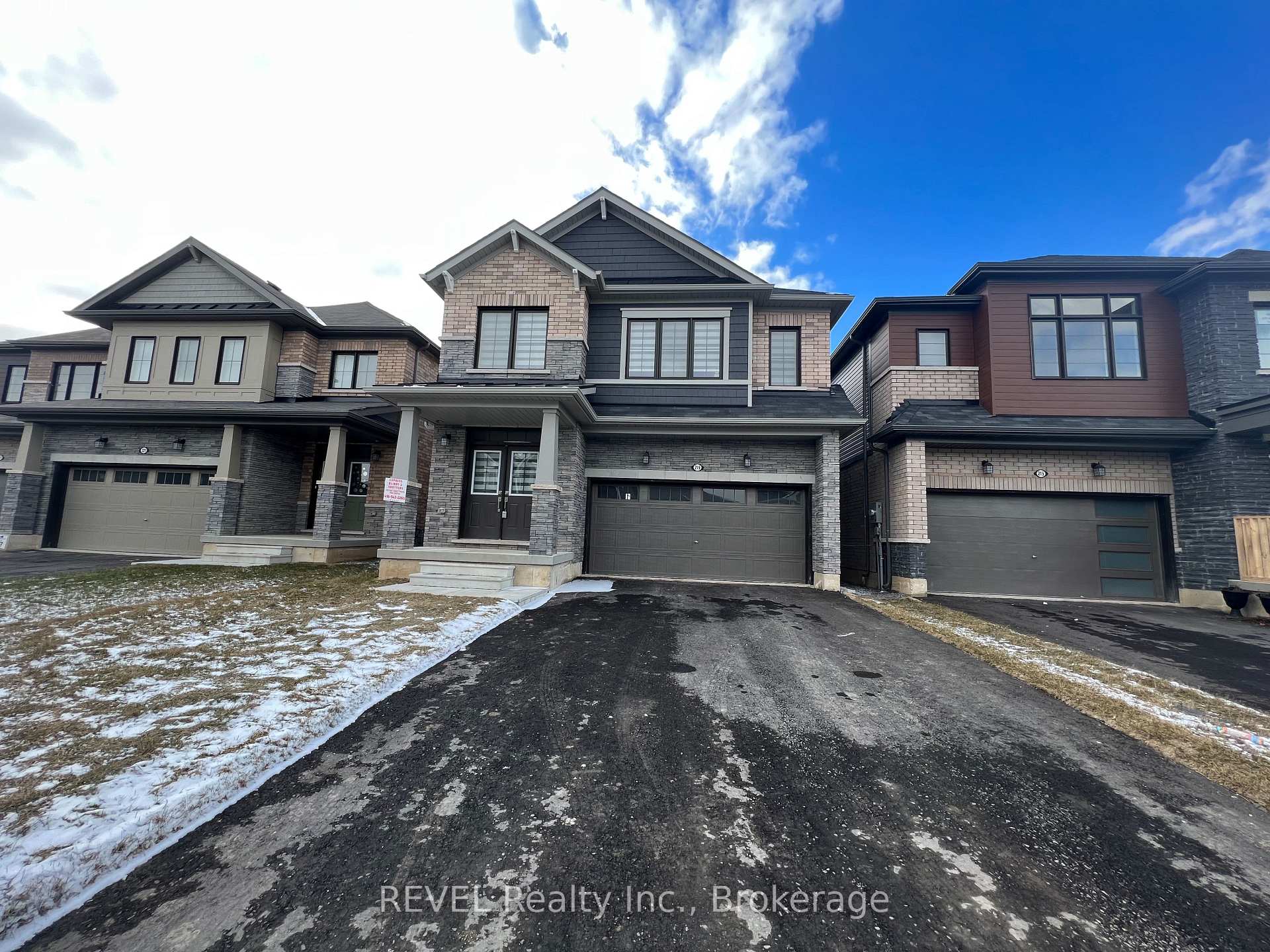 Front of 219 Vanilla Trail