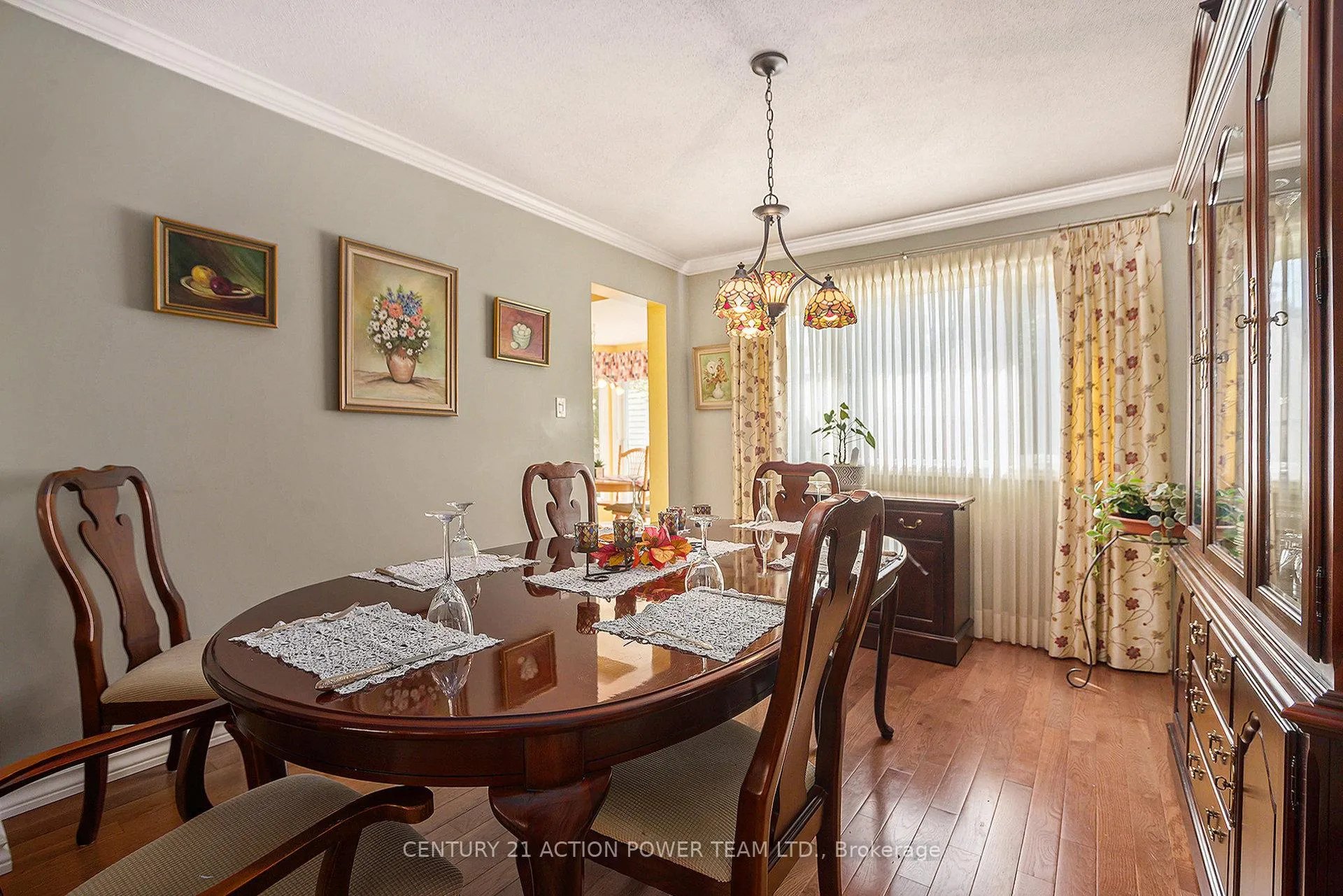 Photo 9 of 1358 Turner Crescent, Ottawa, Bilberry Creek/Queenswood Heights — HOMEH