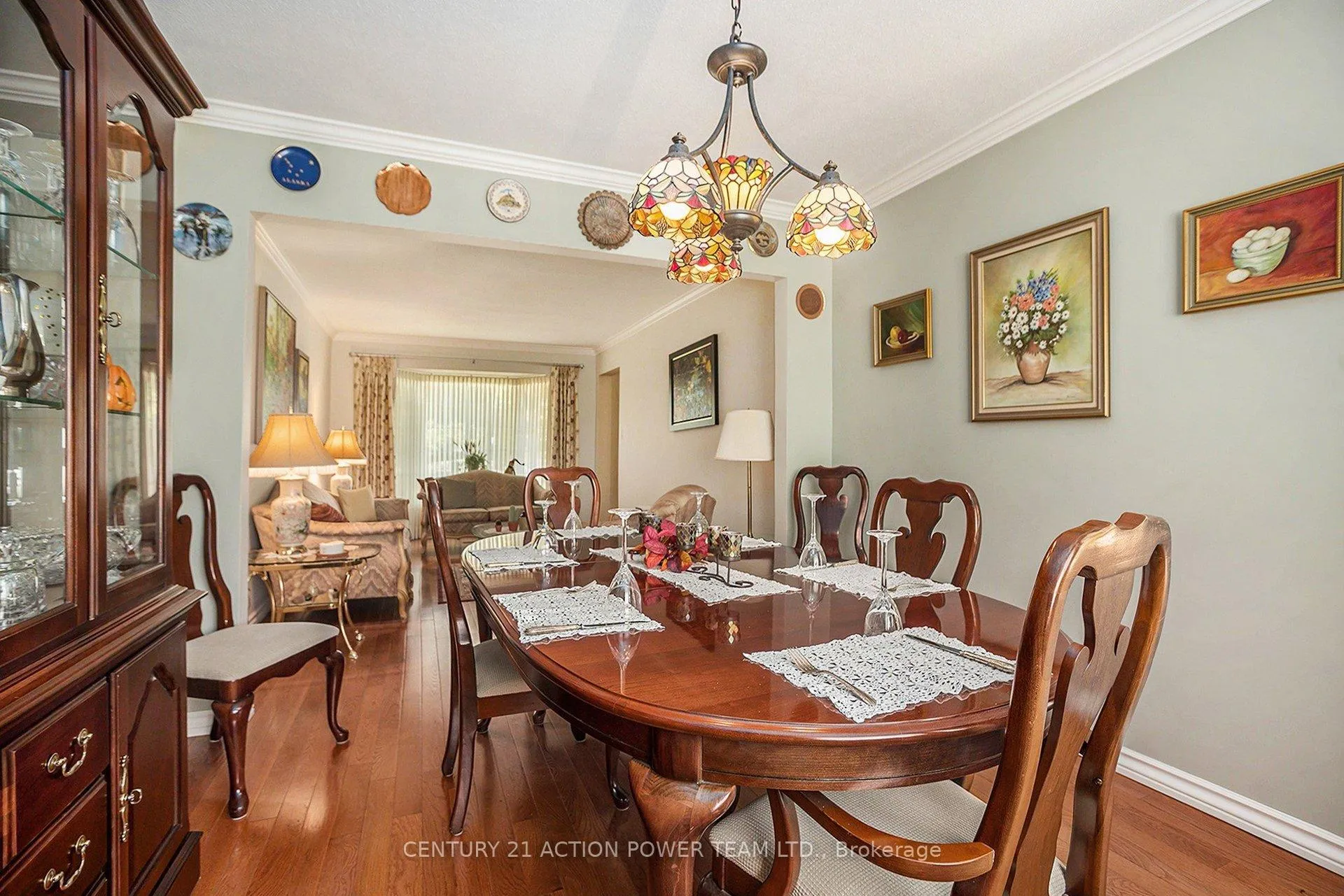 Photo 10 of 1358 Turner Crescent, Ottawa, Bilberry Creek/Queenswood Heights — HOMEH