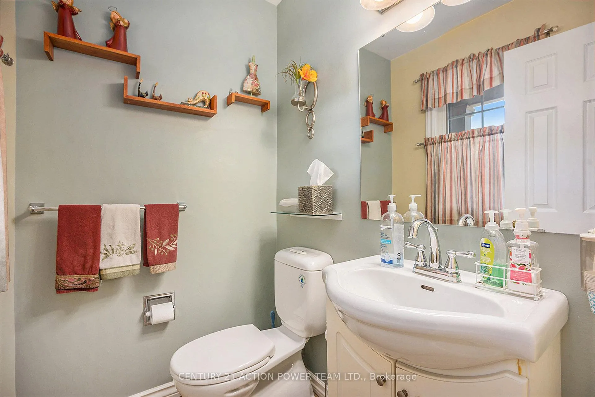Photo 18 of 1358 Turner Crescent, Ottawa, Bilberry Creek/Queenswood Heights — HOMEH