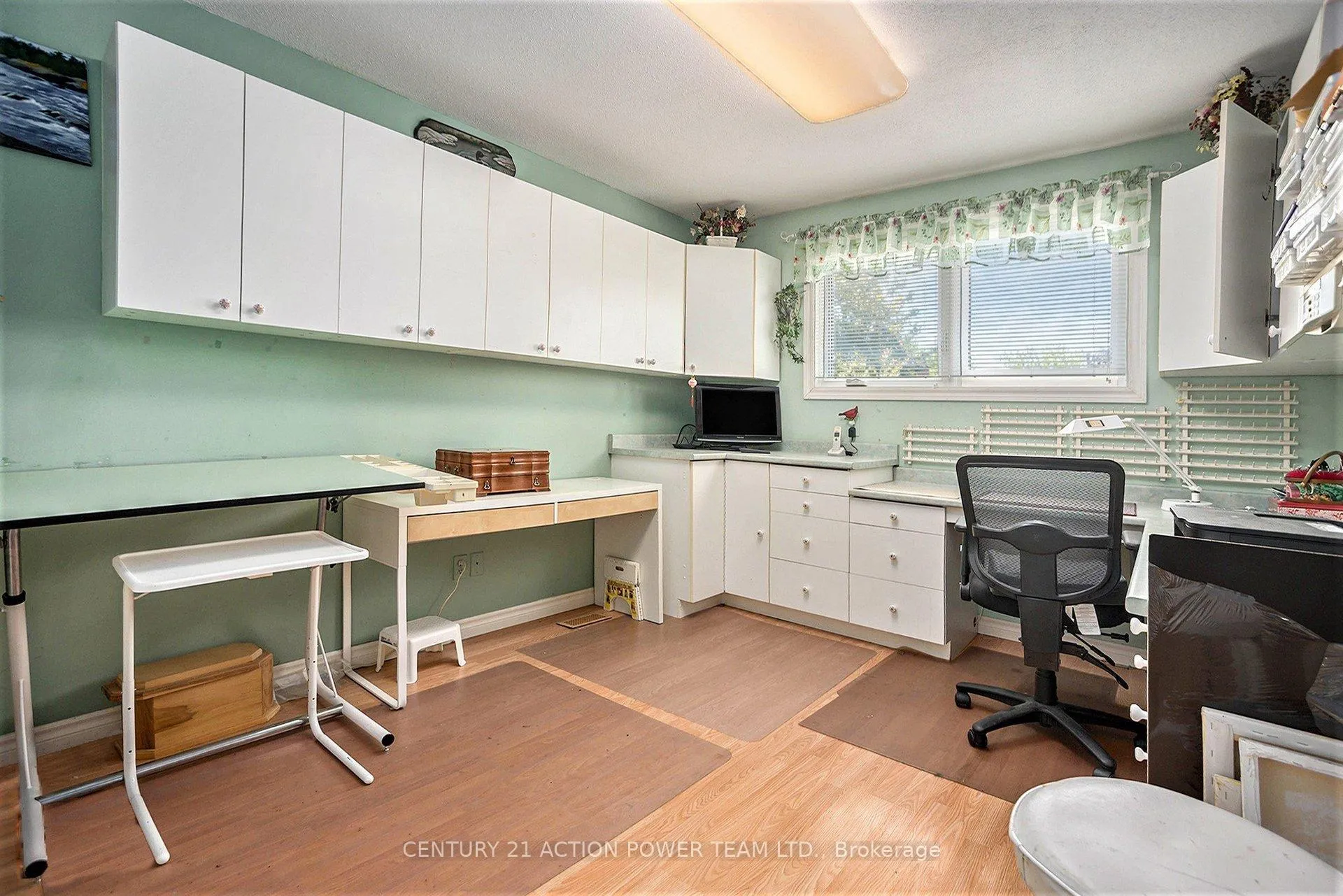 Photo 26 of 1358 Turner Crescent, Ottawa, Bilberry Creek/Queenswood Heights — HOMEH