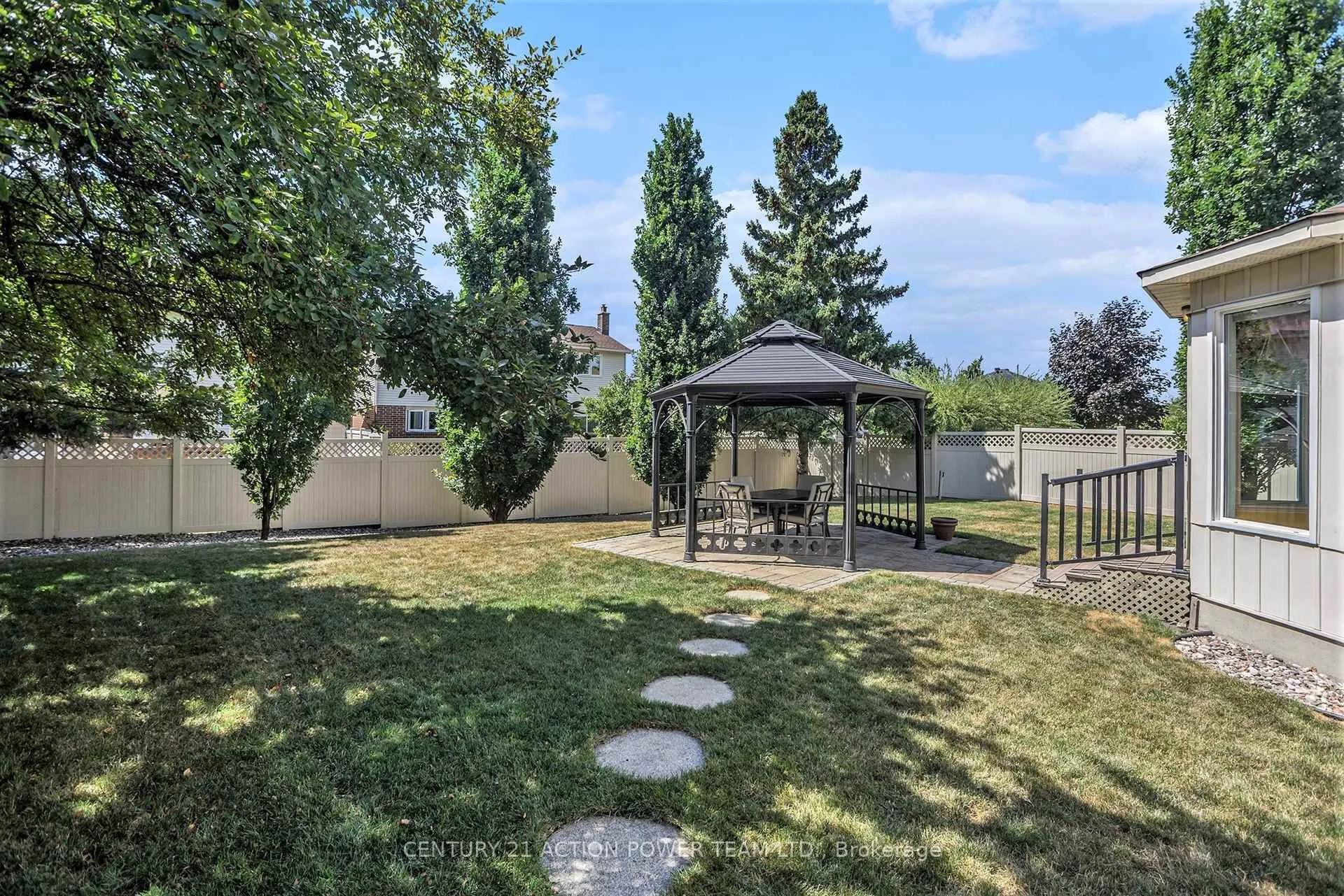 Photo 31 of 1358 Turner Crescent, Ottawa, Bilberry Creek/Queenswood Heights — HOMEH
