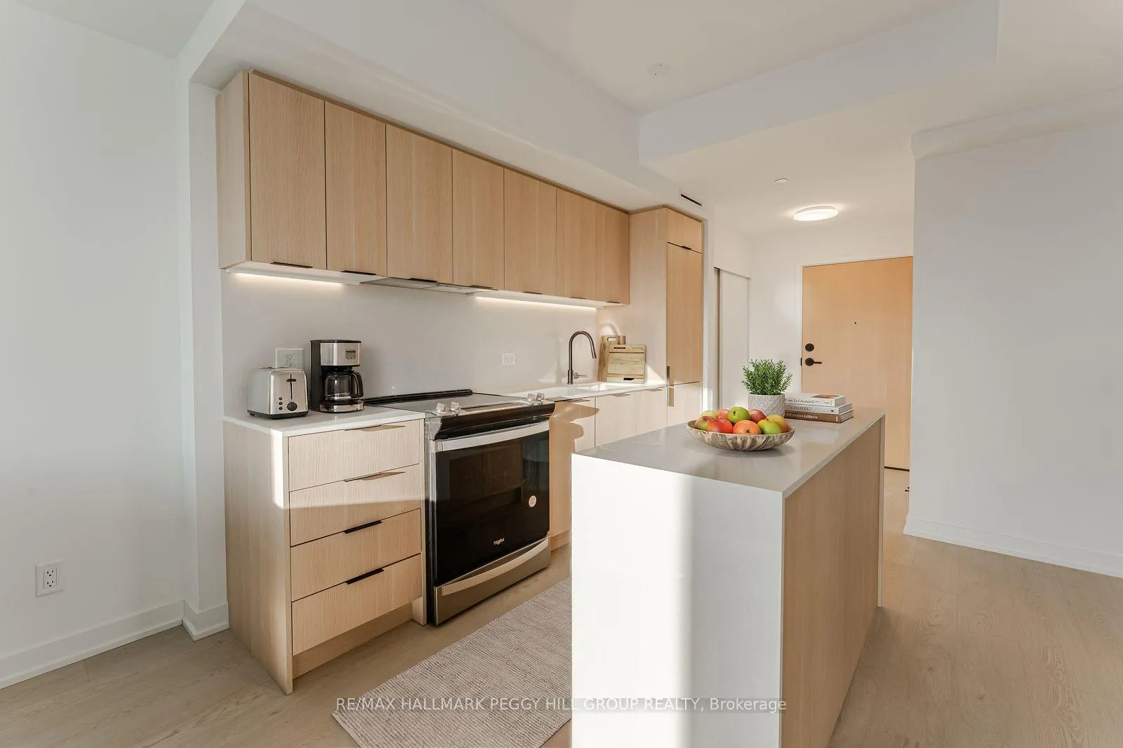 Photo 2 of Unit 421, 31 Huron Street, Collingwood — HOMEH