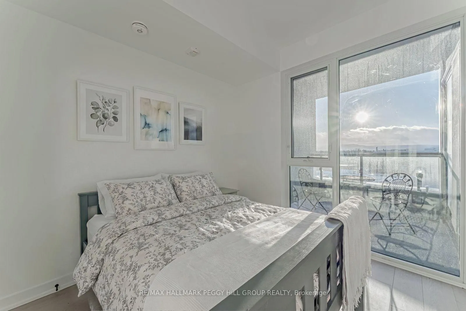 Photo 5 of Unit 421, 31 Huron Street, Collingwood — HOMEH