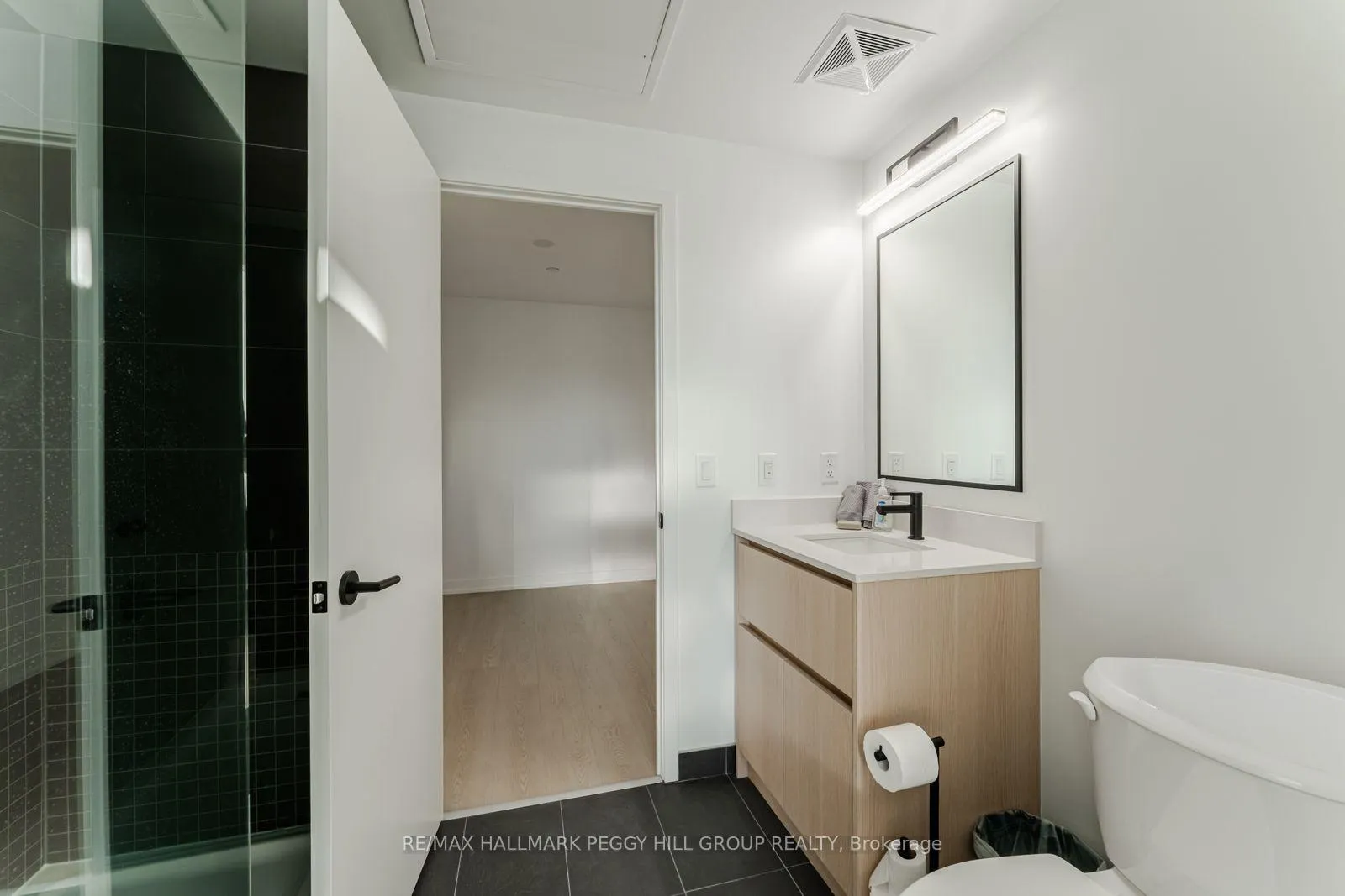 Photo 6 of Unit 421, 31 Huron Street, Collingwood — HOMEH