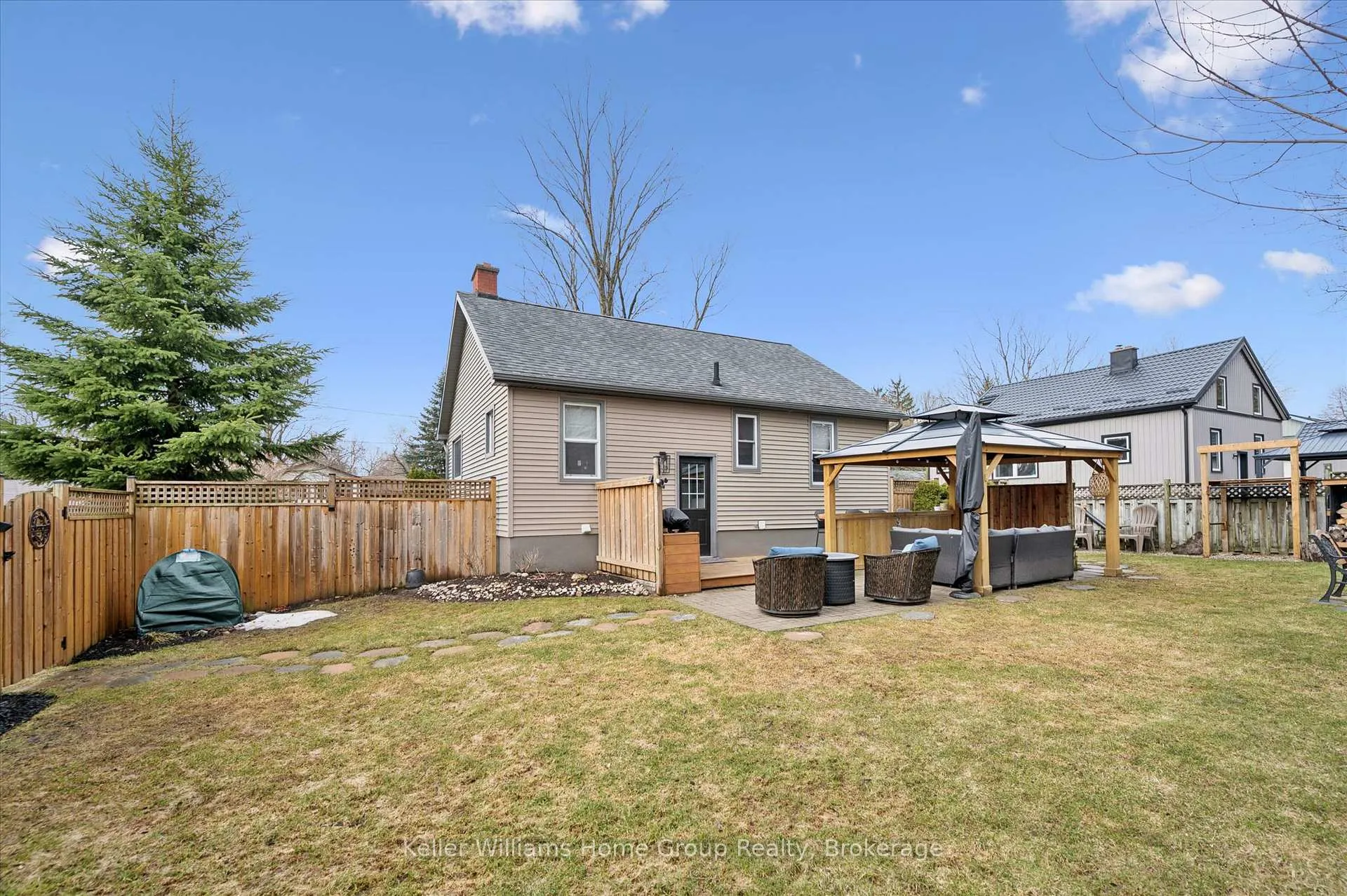 Photo 32 of 69 Irvine Street, Centre Wellington, Elora/Salem — HOMEH