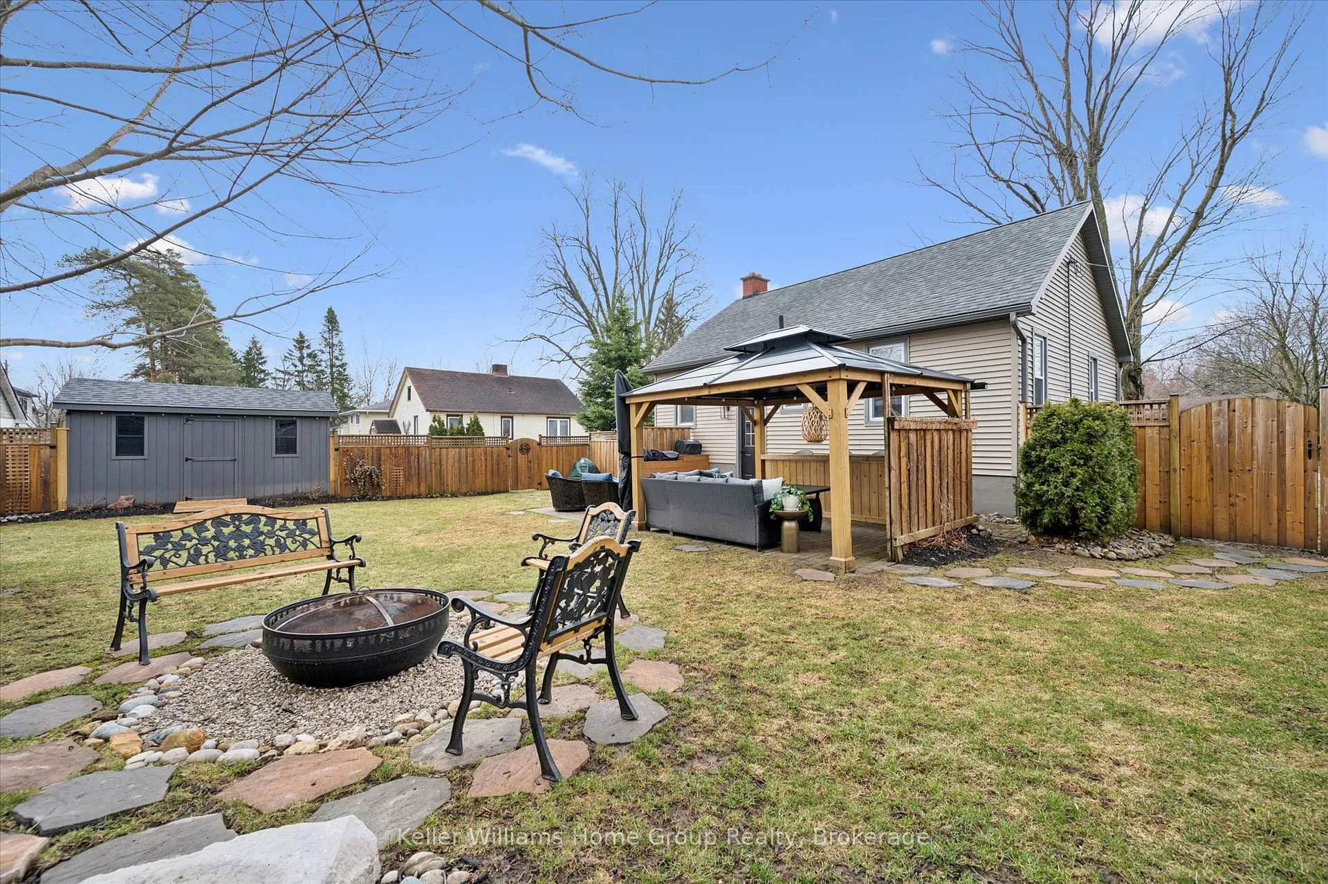 Photo 33 of 69 Irvine Street, Centre Wellington, Elora/Salem — HOMEH