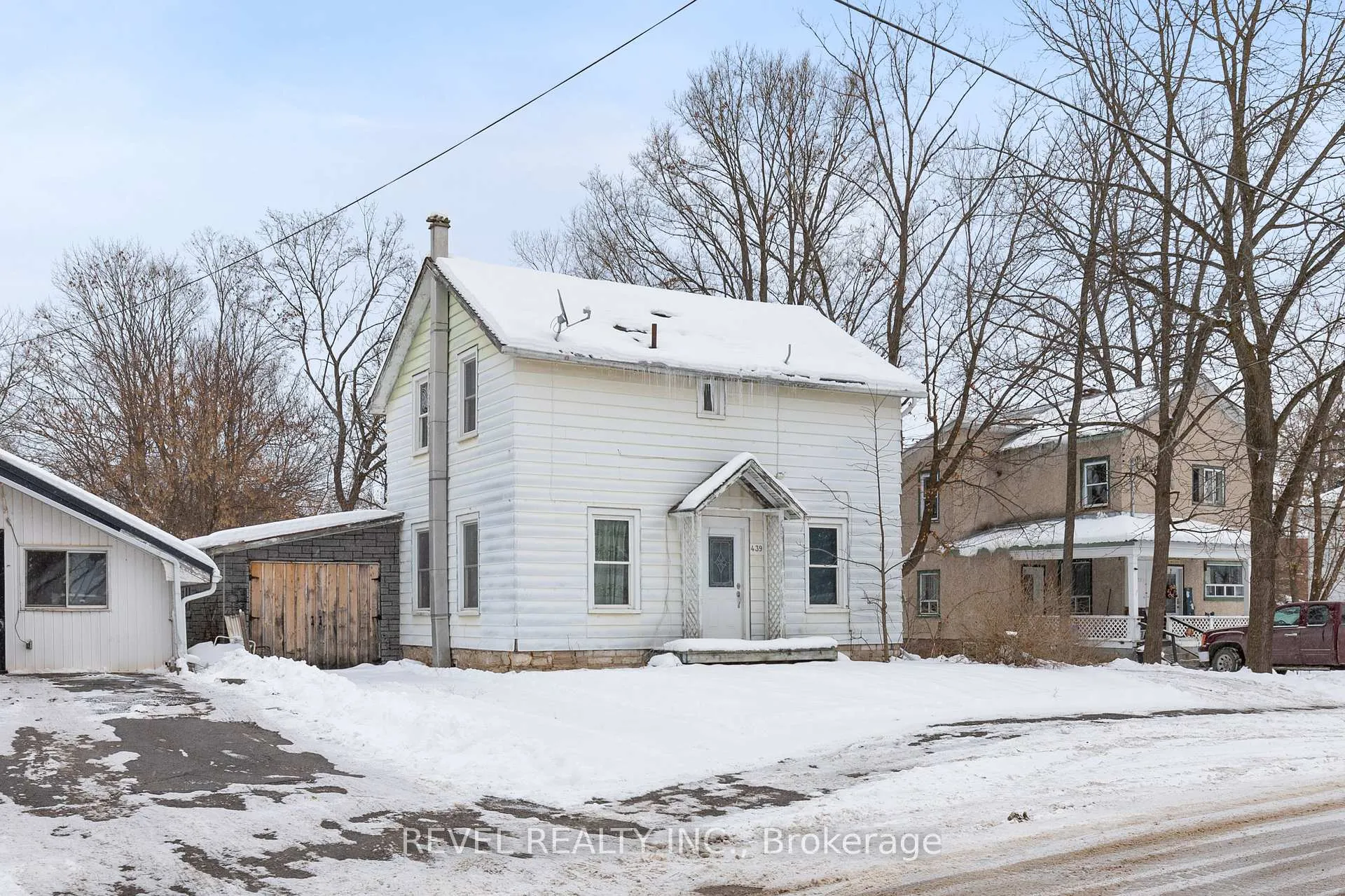 Photo 3 of 439 Metcalf Street, Tweed, Tweed (Village) — HOMEH