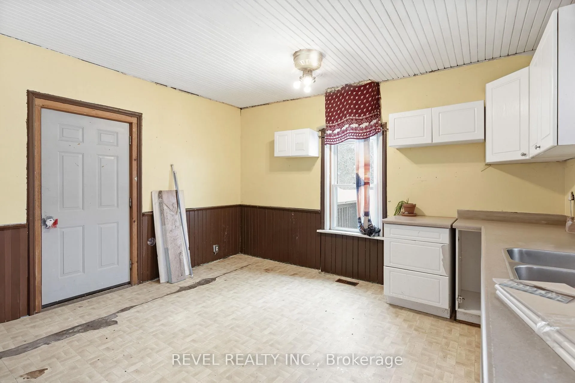 Photo 11 of 439 Metcalf Street, Tweed, Tweed (Village) — HOMEH