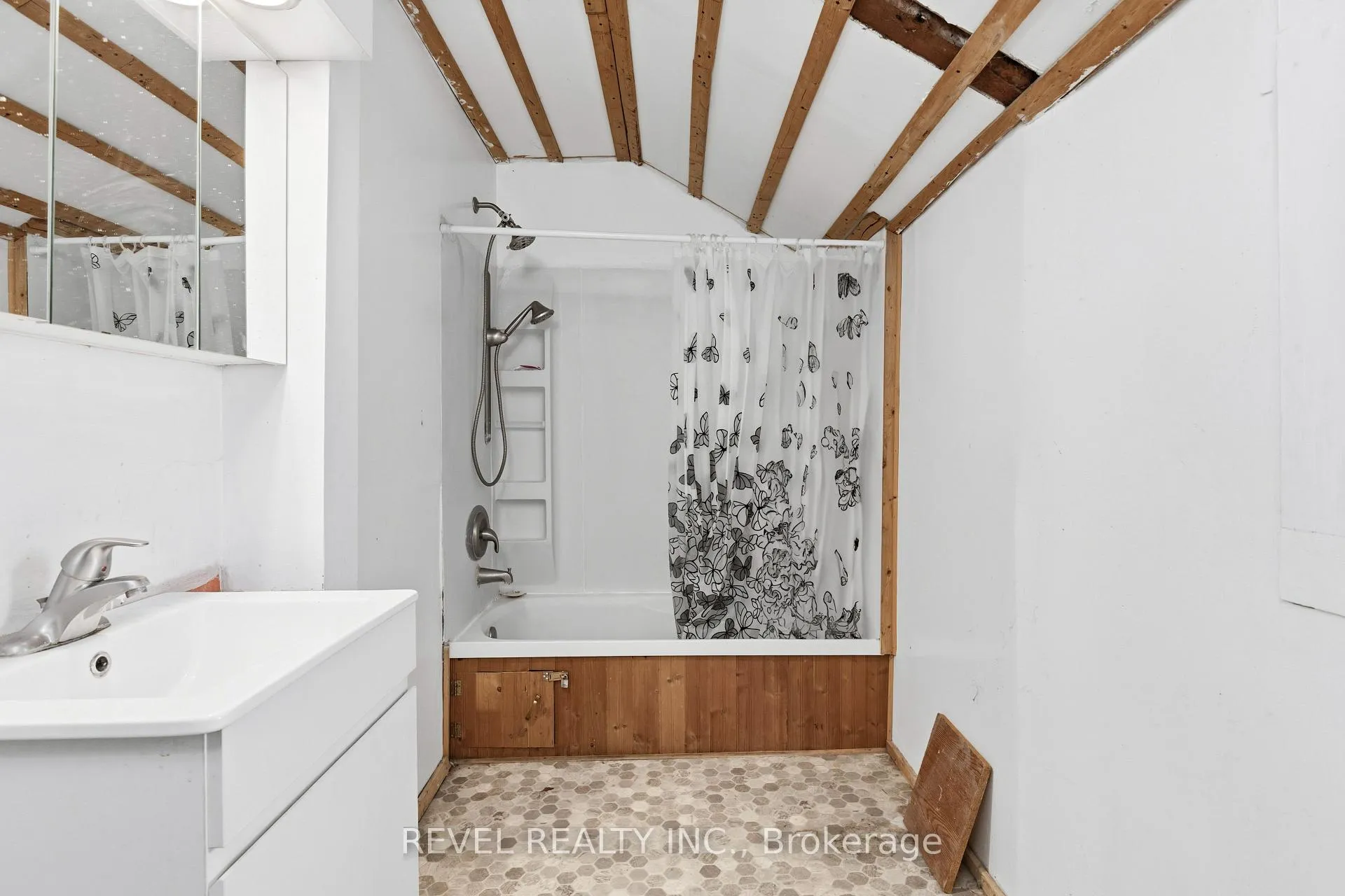 Photo 22 of 439 Metcalf Street, Tweed, Tweed (Village) — HOMEH