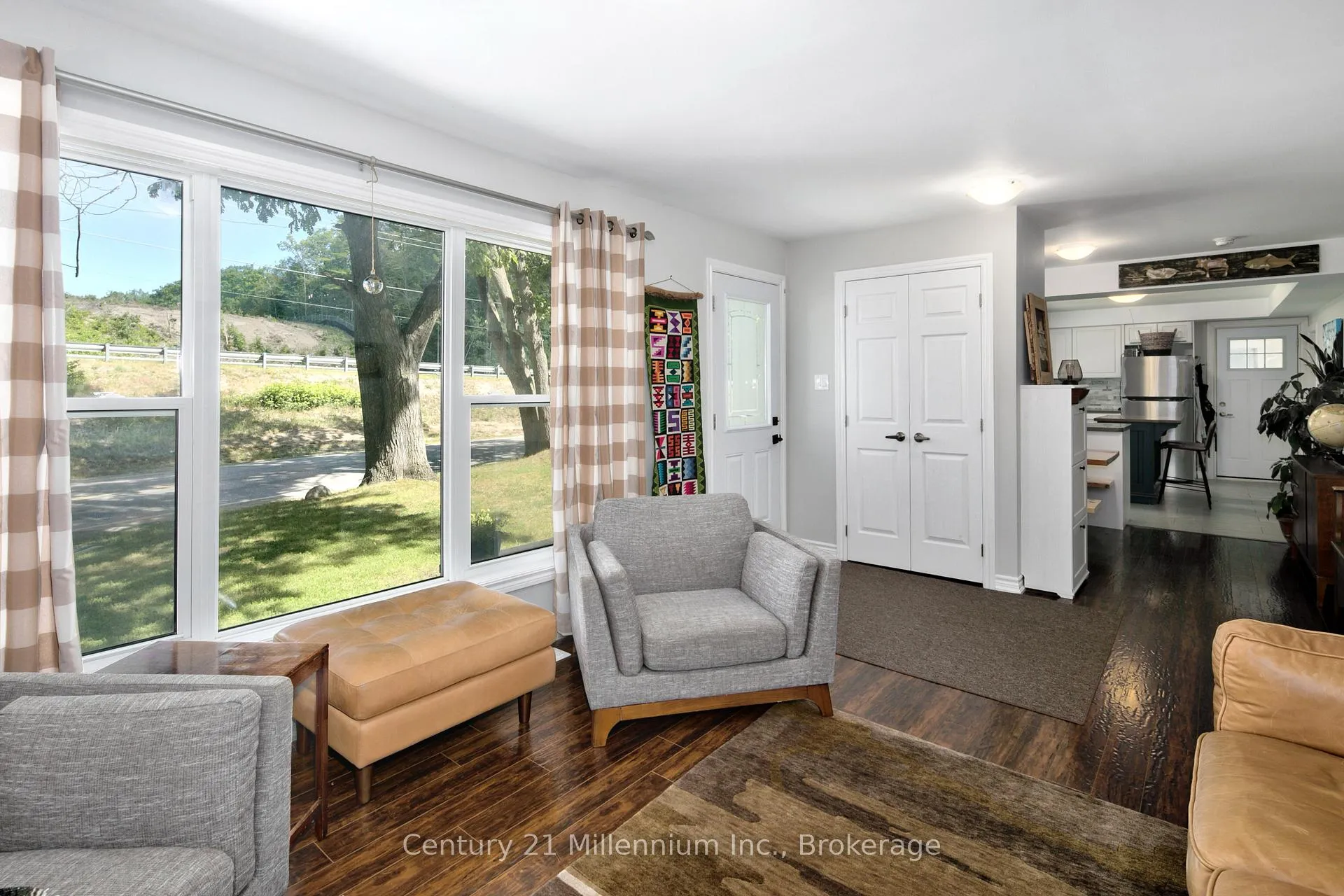 Photo 6 of 5 Bells Park Road, Wasaga Beach — HOMEH