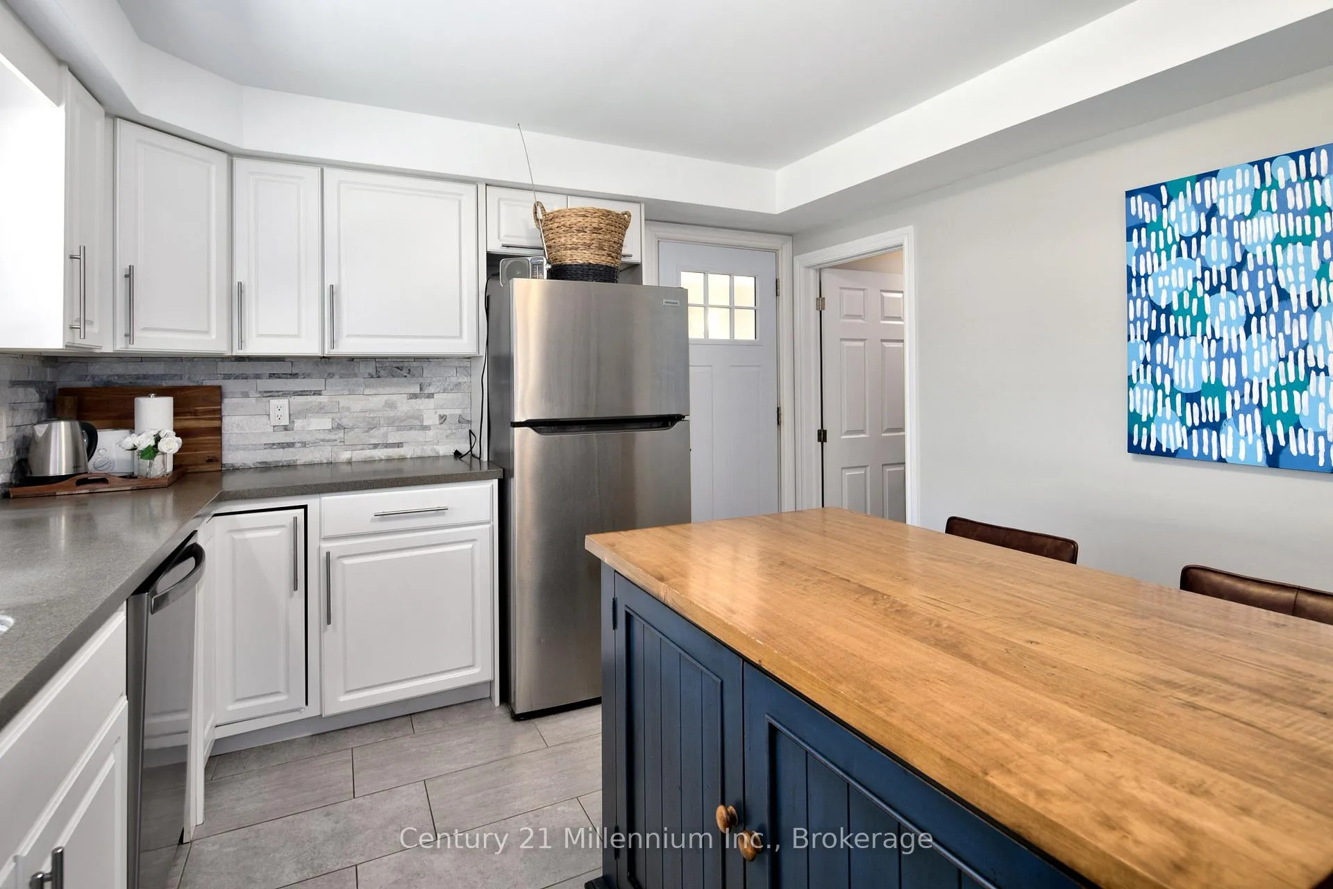 Photo 11 of 5 Bells Park Road, Wasaga Beach — HOMEH