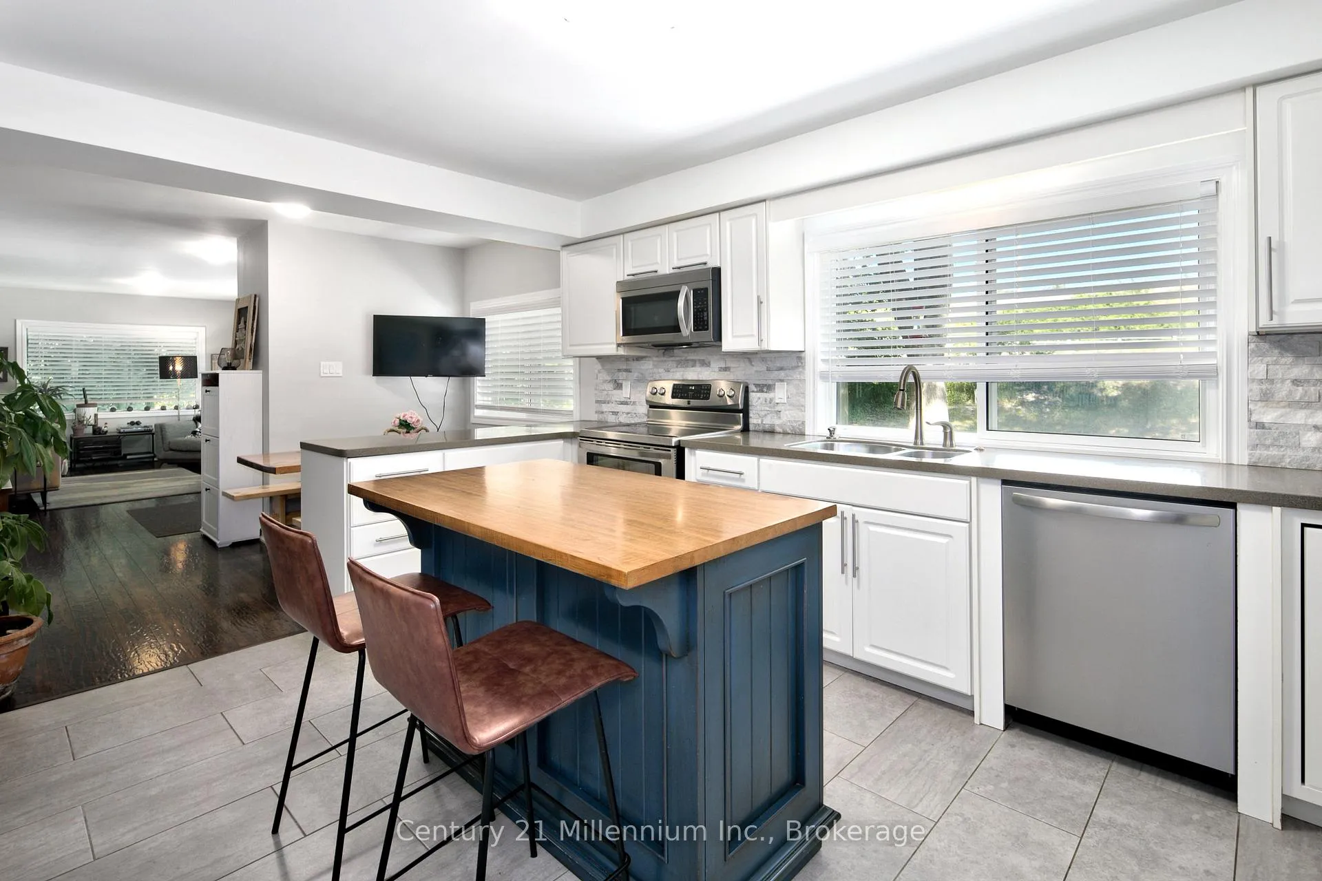 Photo 12 of 5 Bells Park Road, Wasaga Beach — HOMEH