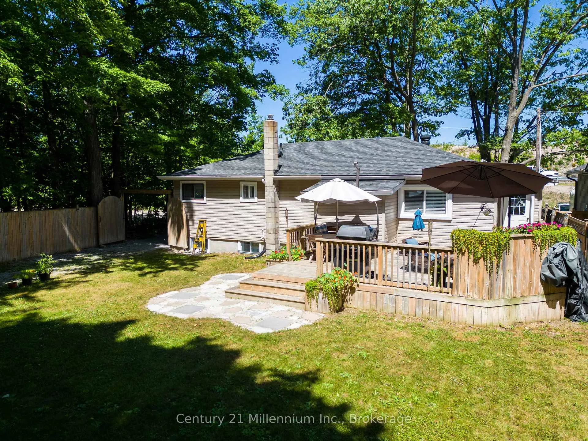Photo 18 of 5 Bells Park Road, Wasaga Beach — HOMEH