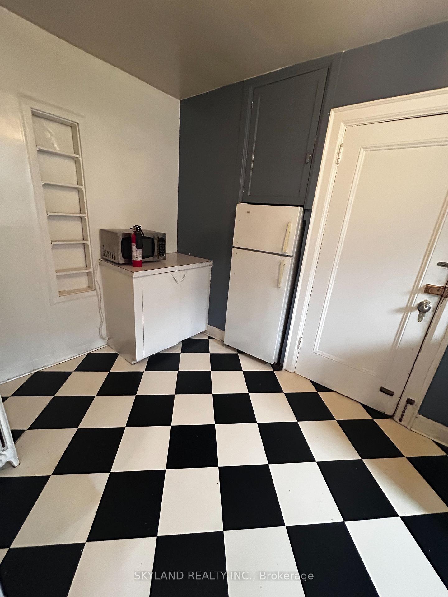Photo 10 of Unit 2, 998 Avenue Road N, Toronto, Yonge-Eglinton — HOMEH