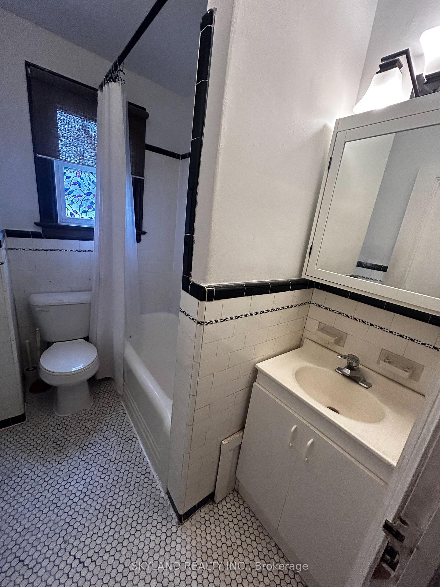 Photo 14 of Unit 2, 998 Avenue Road N, Toronto, Yonge-Eglinton — HOMEH
