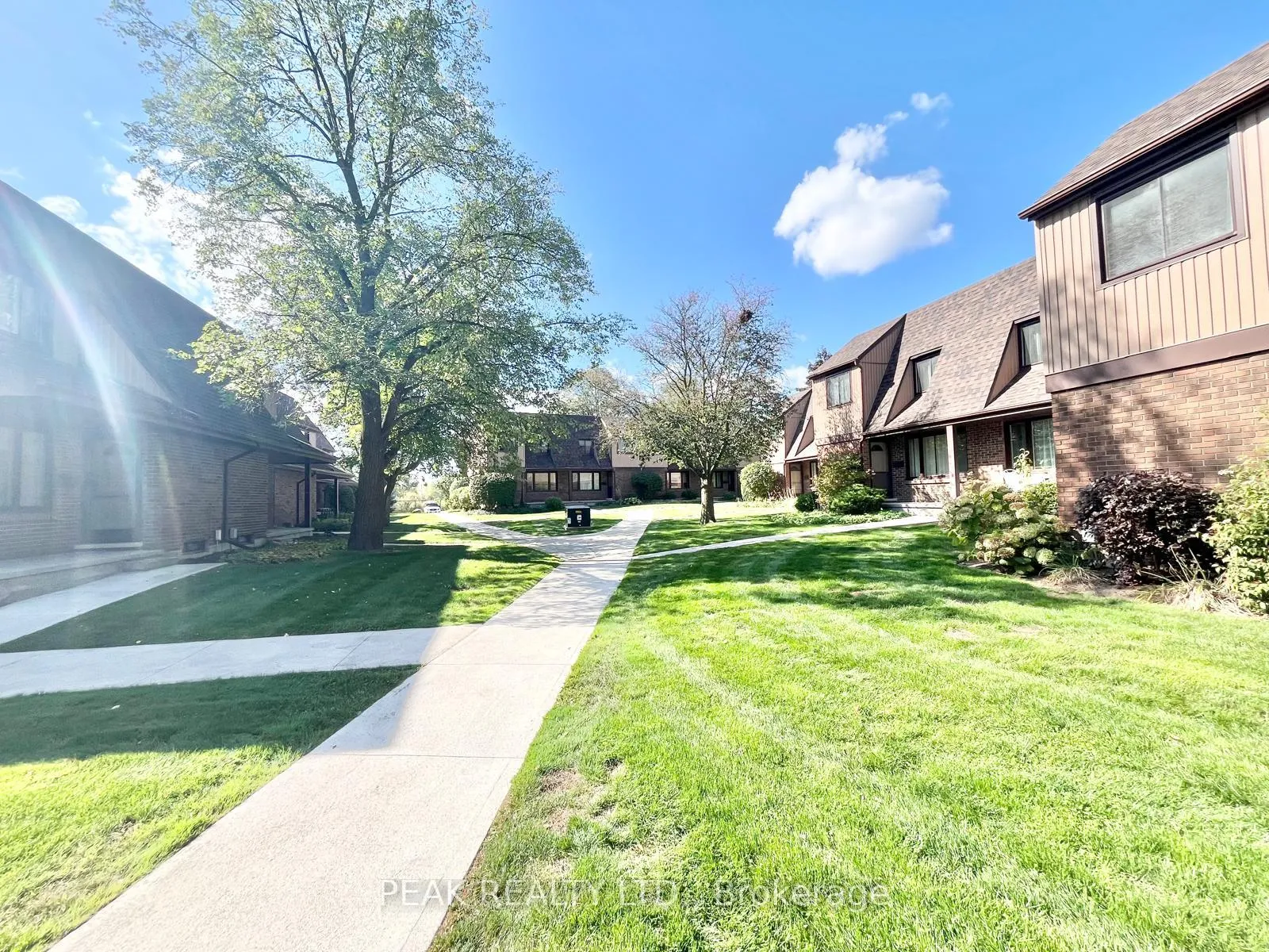 Photo 2 of Unit 8, 279 Sandowne Drive, Waterloo — HOMEH