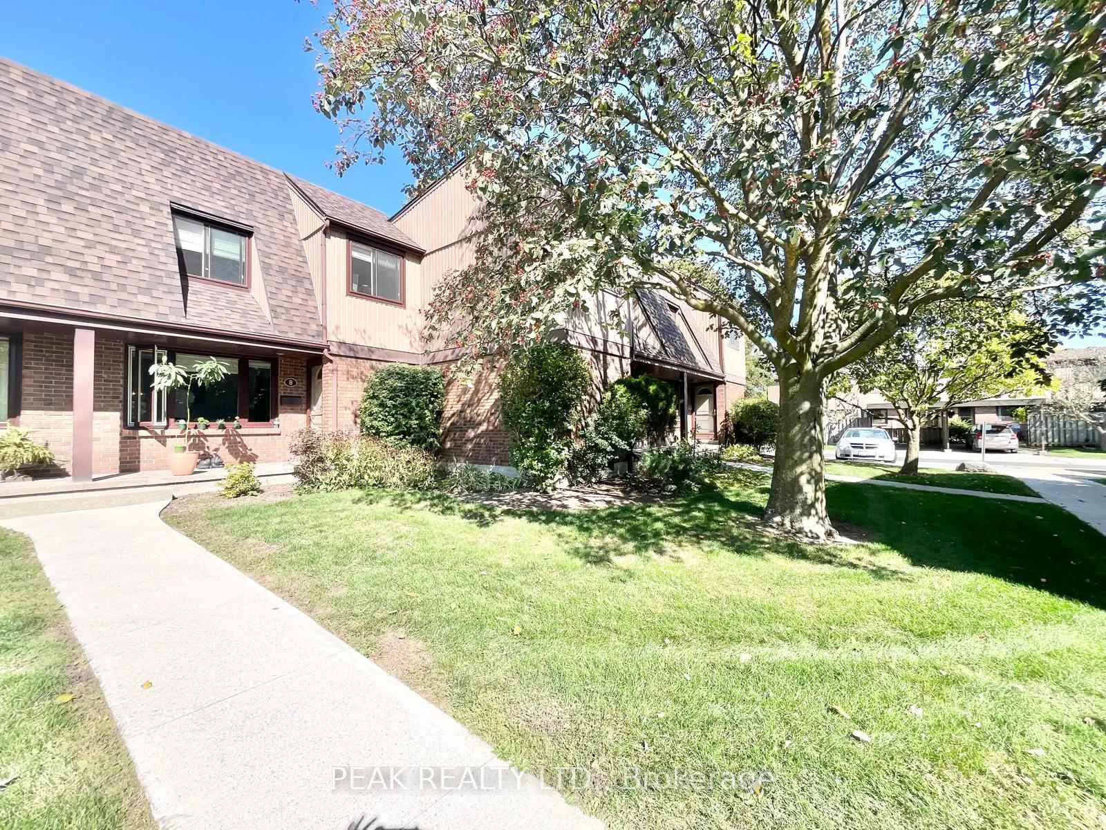 Photo 3 of Unit 8, 279 Sandowne Drive, Waterloo — HOMEH