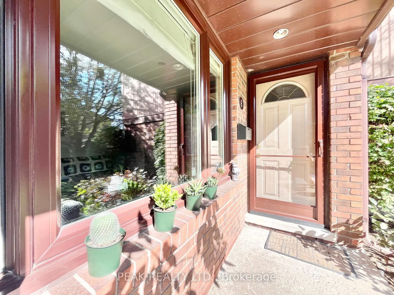 Photo 4 of Unit 8, 279 Sandowne Drive, Waterloo — HOMEH