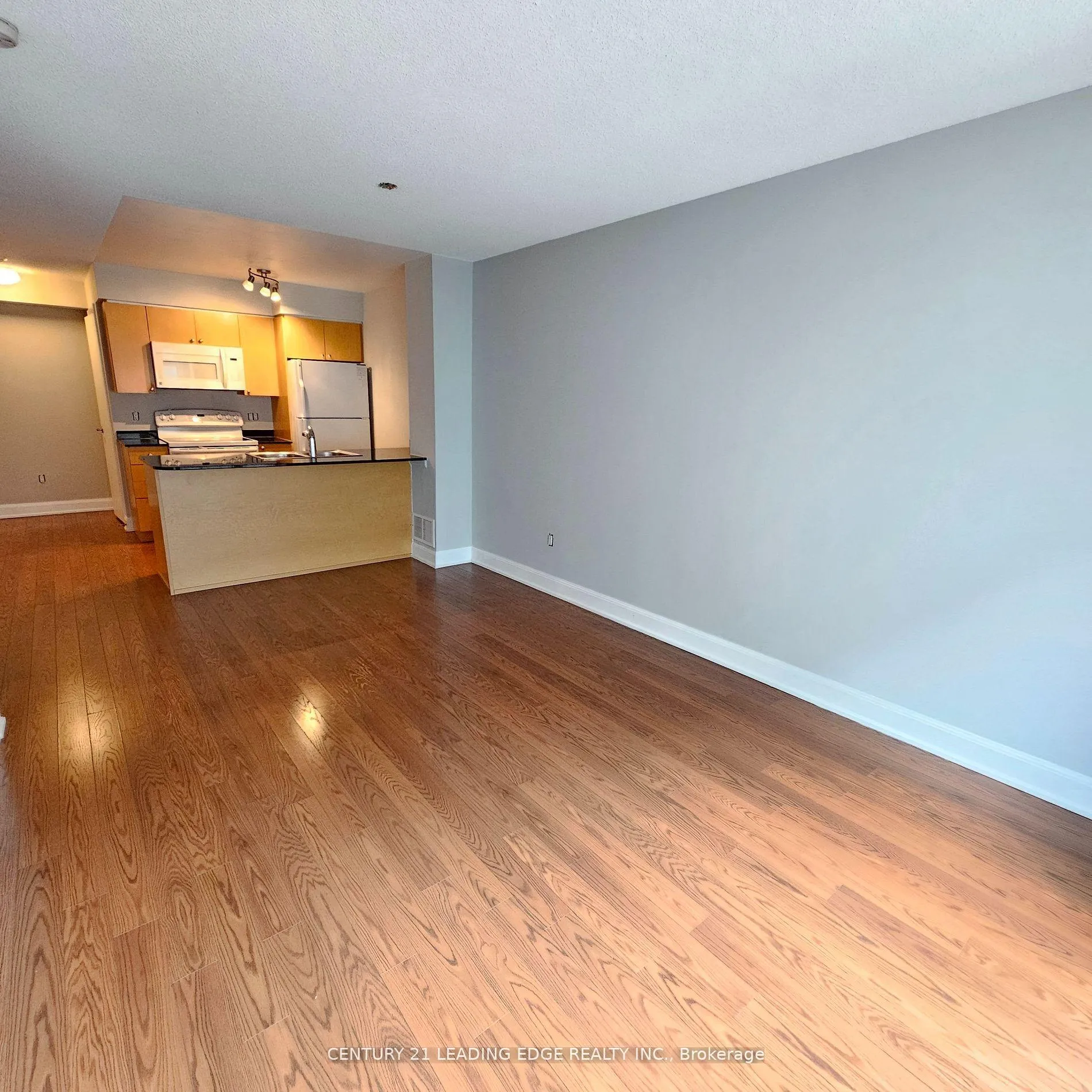 Photo 3 of Unit 507, 2191 Yonge Street, Toronto, Mount Pleasant East — HOMEH