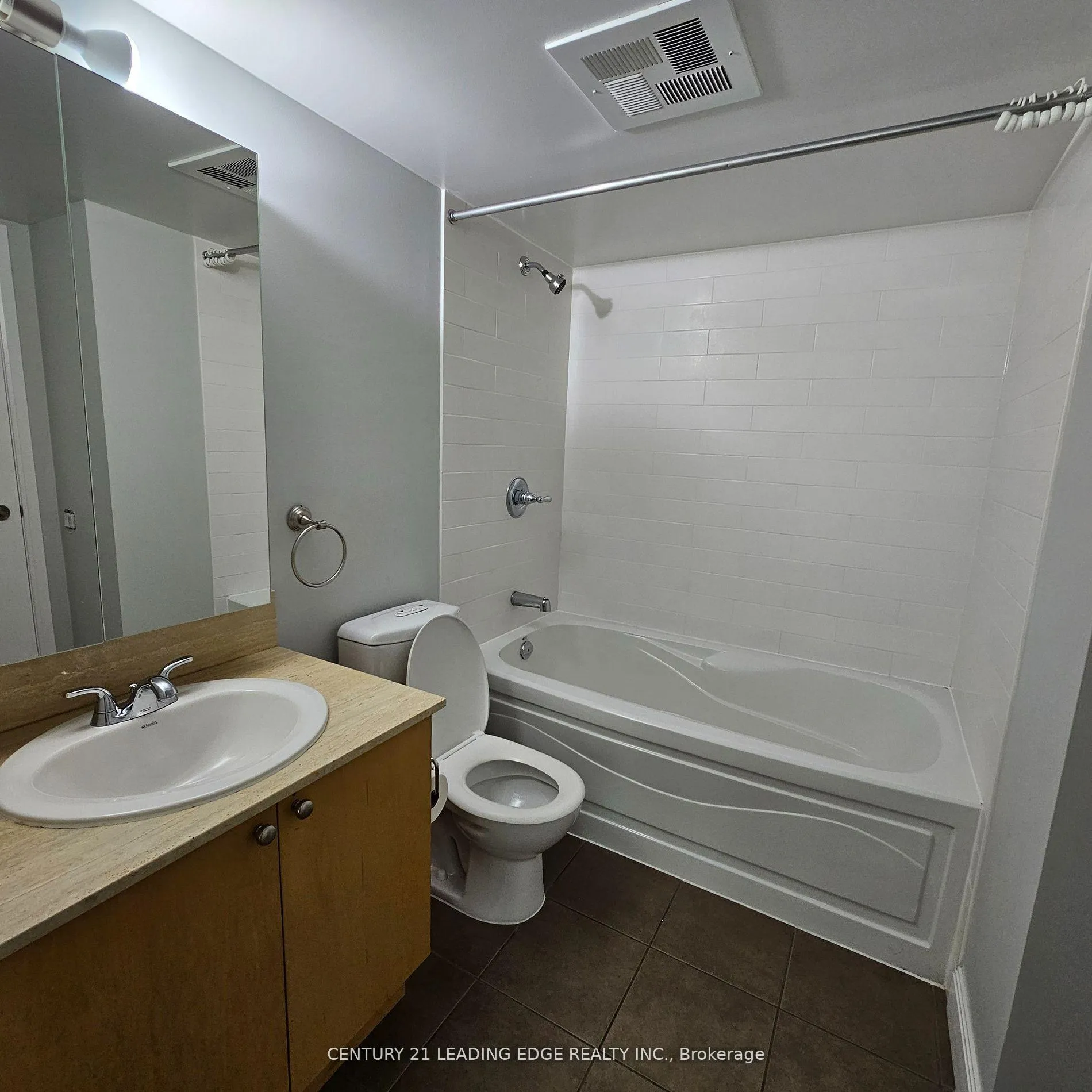 Photo 8 of Unit 507, 2191 Yonge Street, Toronto, Mount Pleasant East — HOMEH