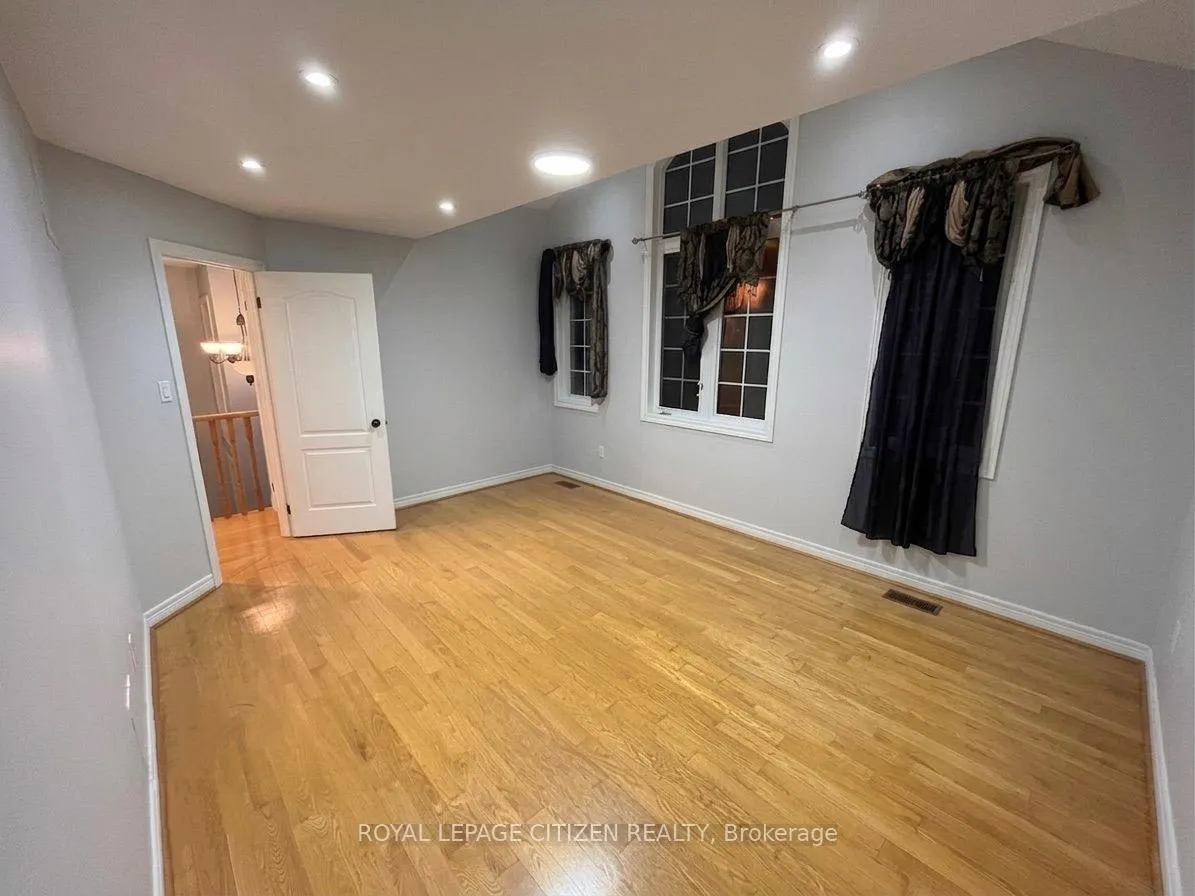 Photo 4 of 97 Chartway Boulevard, Scarborough, Highland Creek — HOMEH