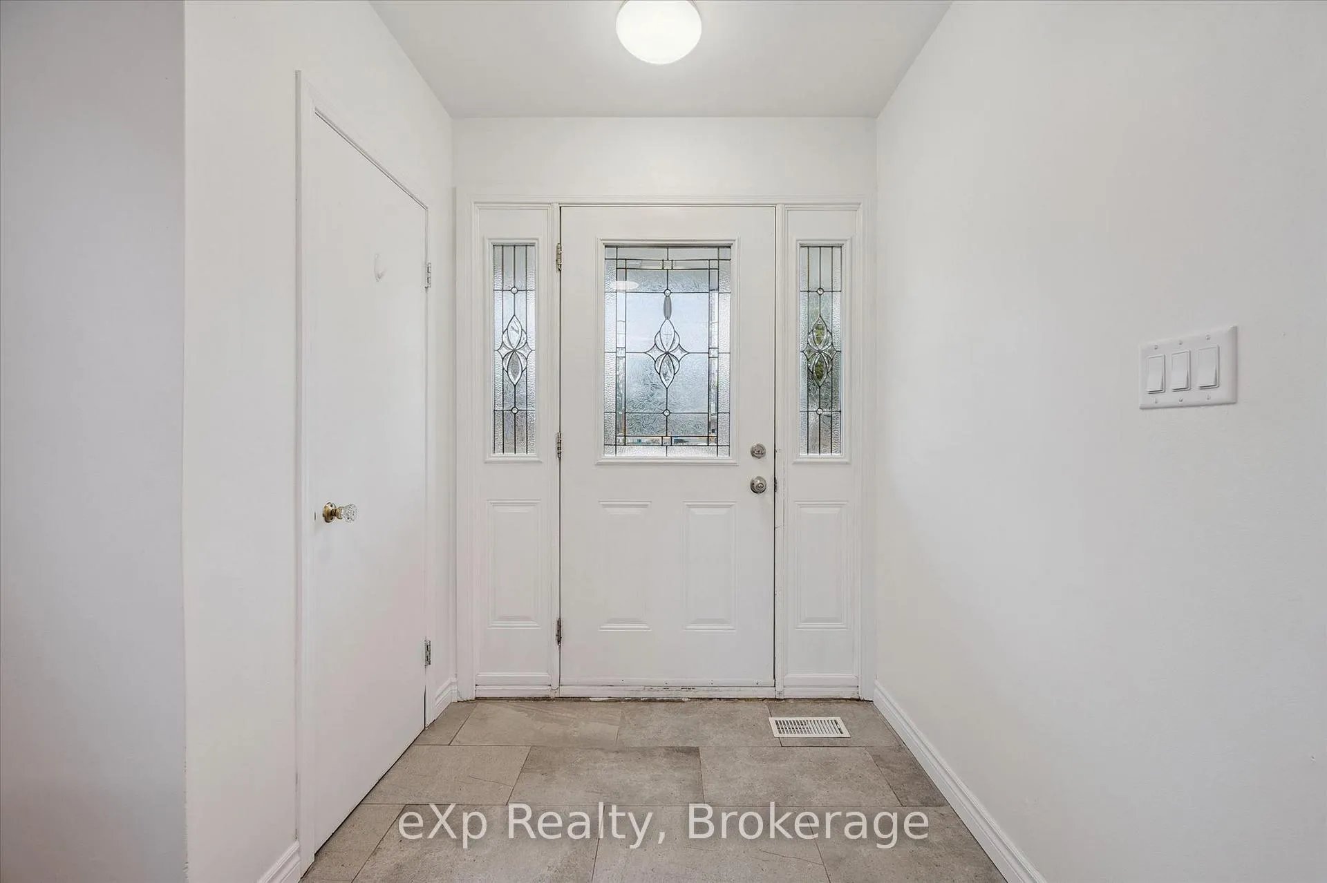 Photo 6 of 14 Lincoln Crescent, Guelph, St. George's — HOMEH
