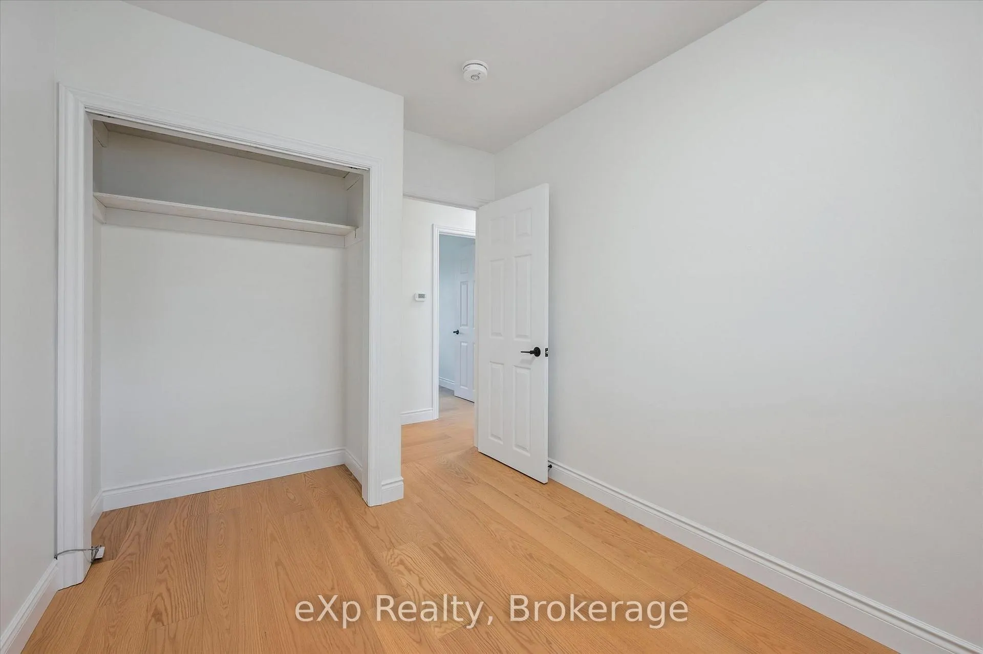 Photo 15 of 14 Lincoln Crescent, Guelph, St. George's — HOMEH