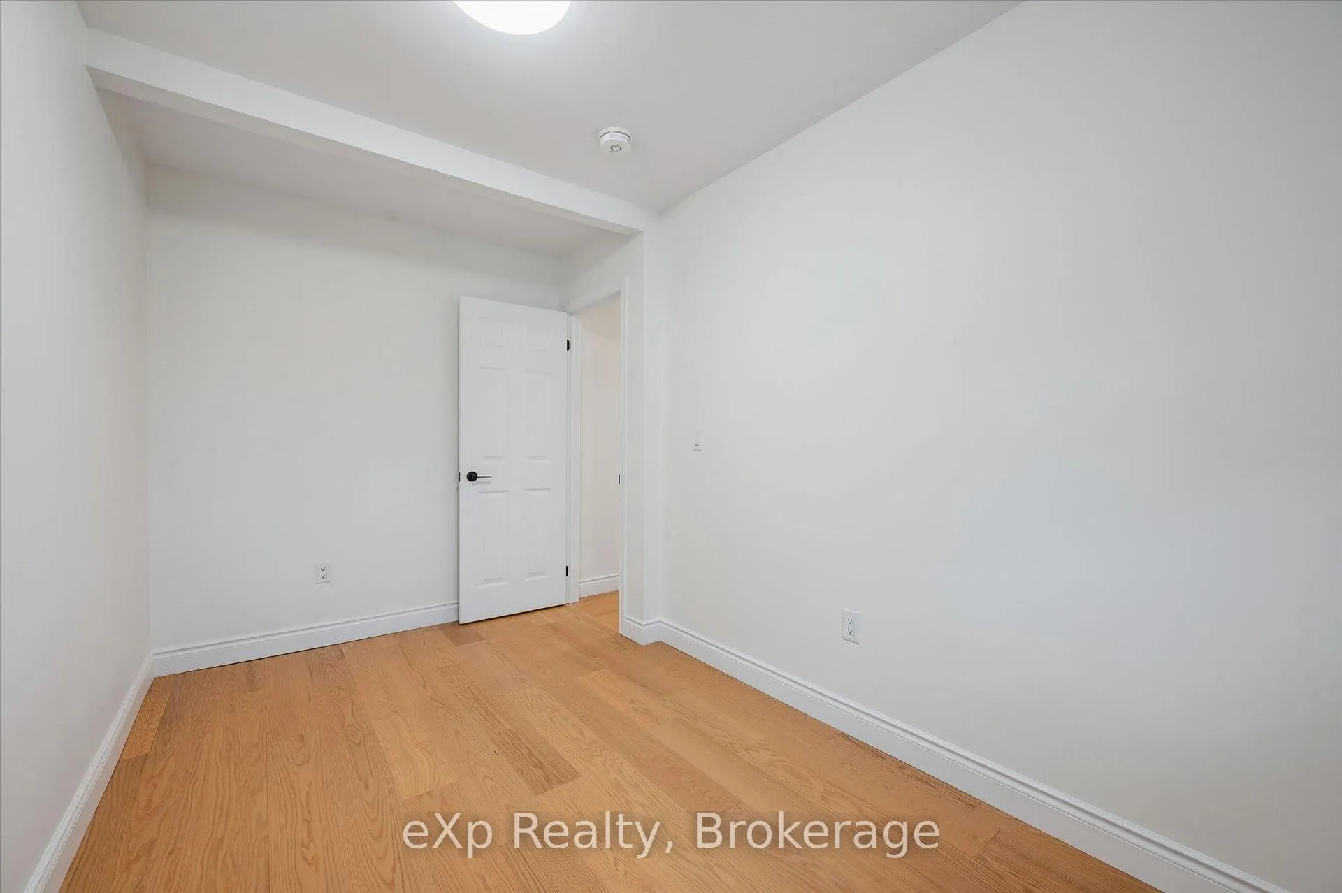 Photo 17 of 14 Lincoln Crescent, Guelph, St. George's — HOMEH