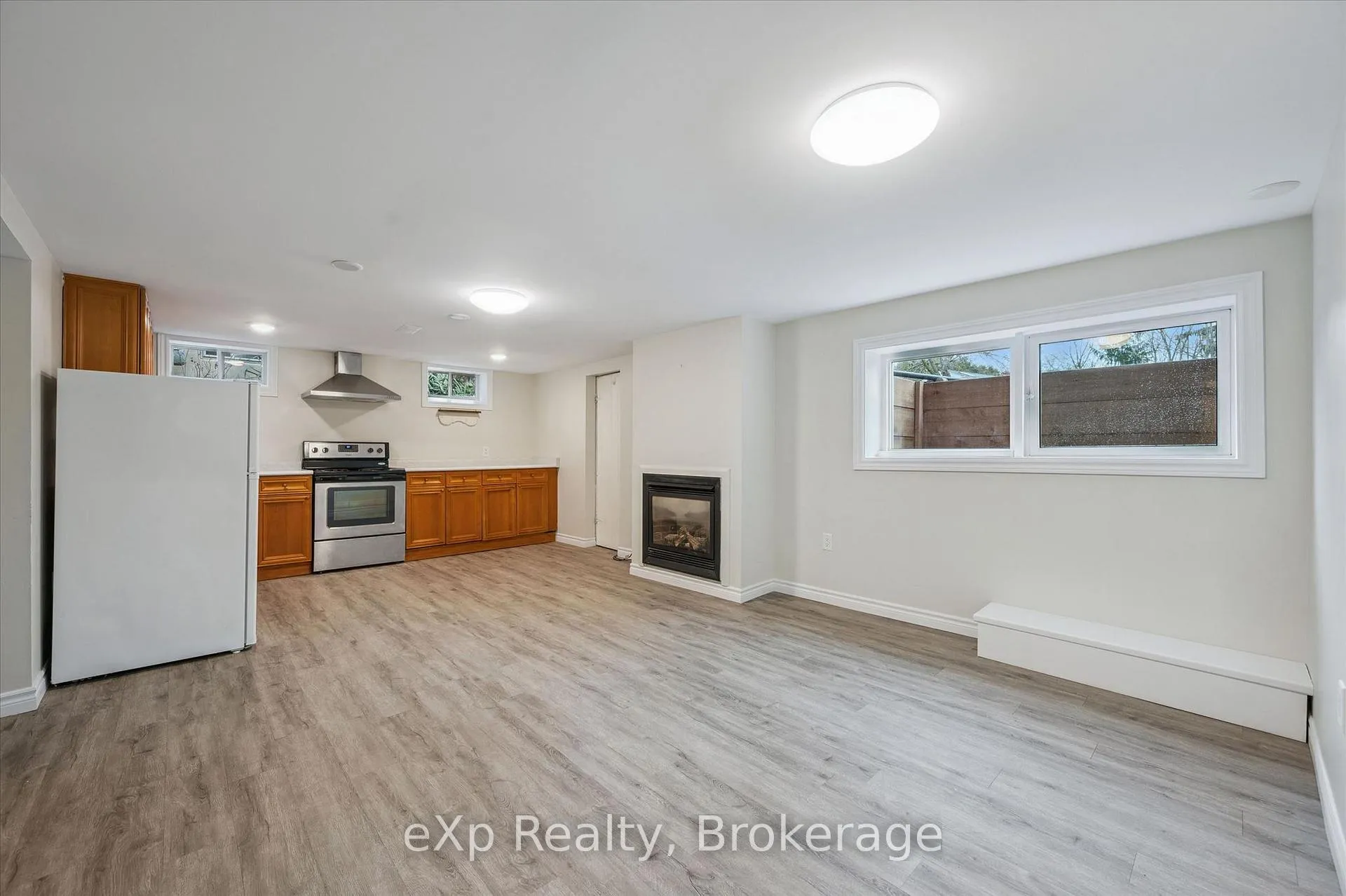 Photo 22 of 14 Lincoln Crescent, Guelph, St. George's — HOMEH