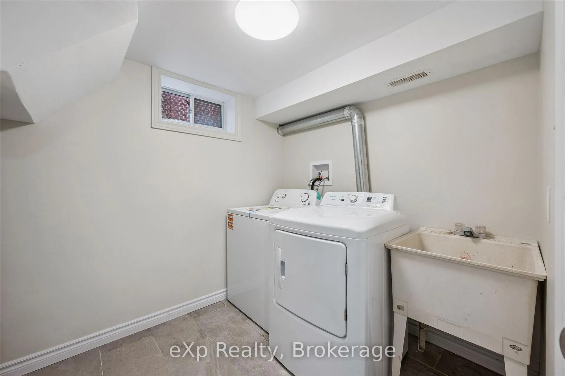 Photo 32 of 14 Lincoln Crescent, Guelph, St. George's — HOMEH
