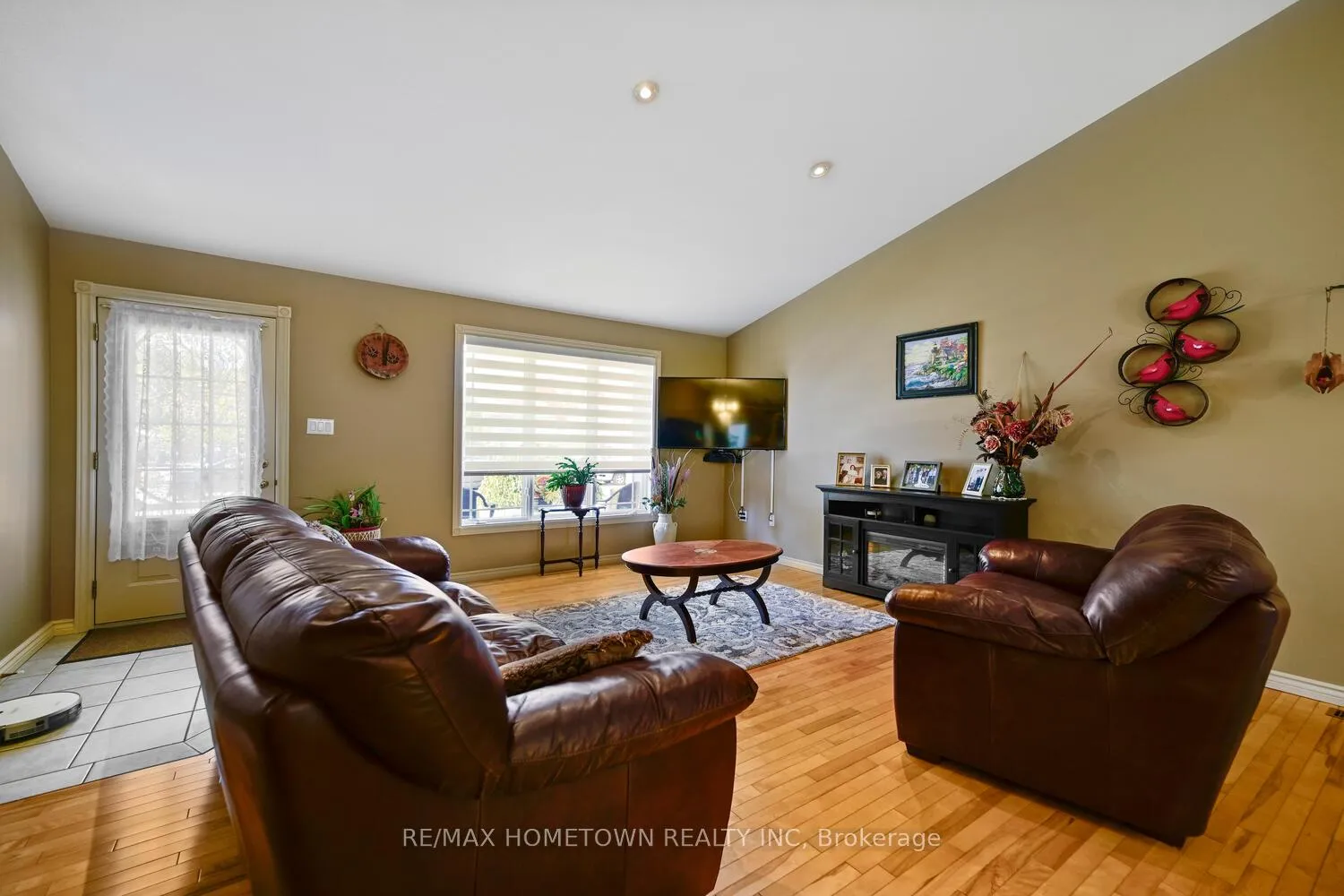 Photo 9 of 8121 Main Street, Augusta, Augusta Twp — HOMEH
