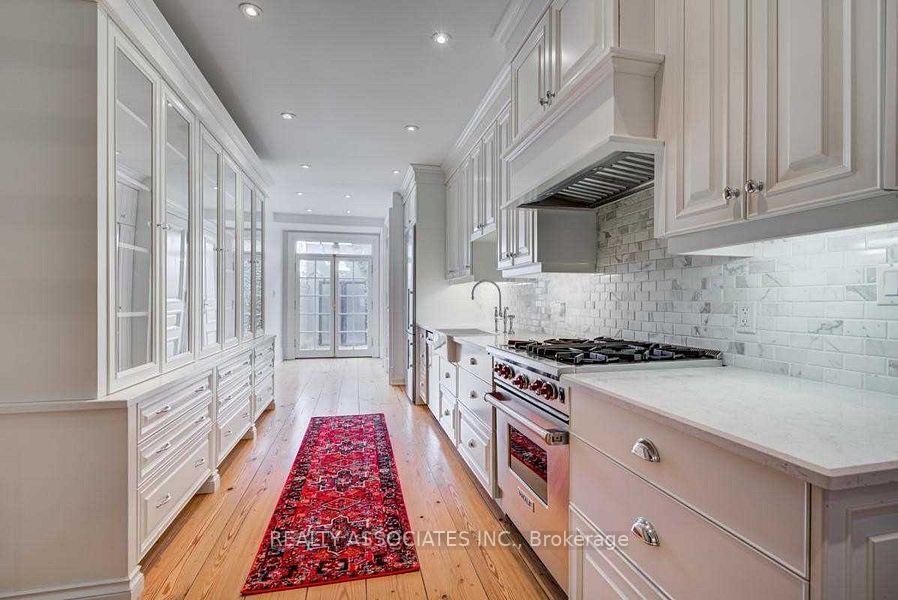 Photo 9 of 23 Afton Avenue, Toronto, Little Portugal — HOMEH