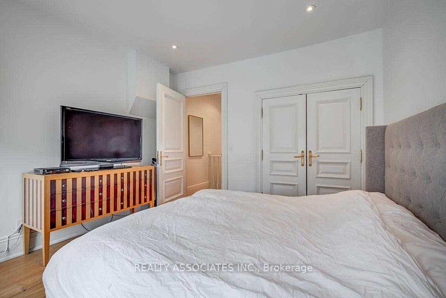 Photo 11 of 23 Afton Avenue, Toronto, Little Portugal — HOMEH