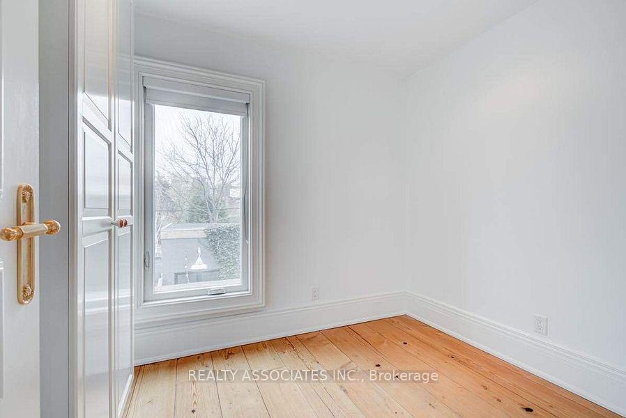 Photo 14 of 23 Afton Avenue, Toronto, Little Portugal — HOMEH
